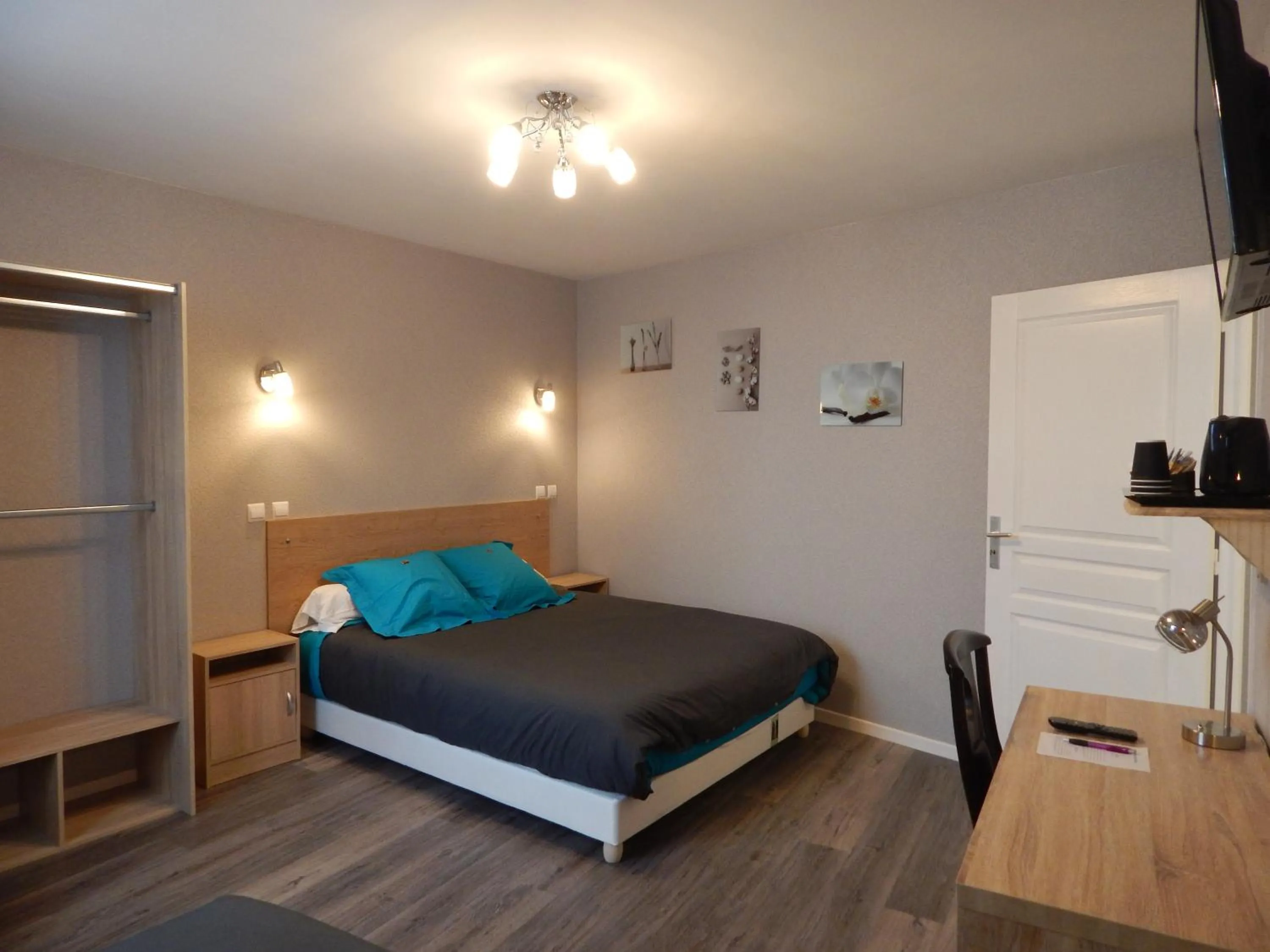 Photo of the whole room in Le Lion D'or