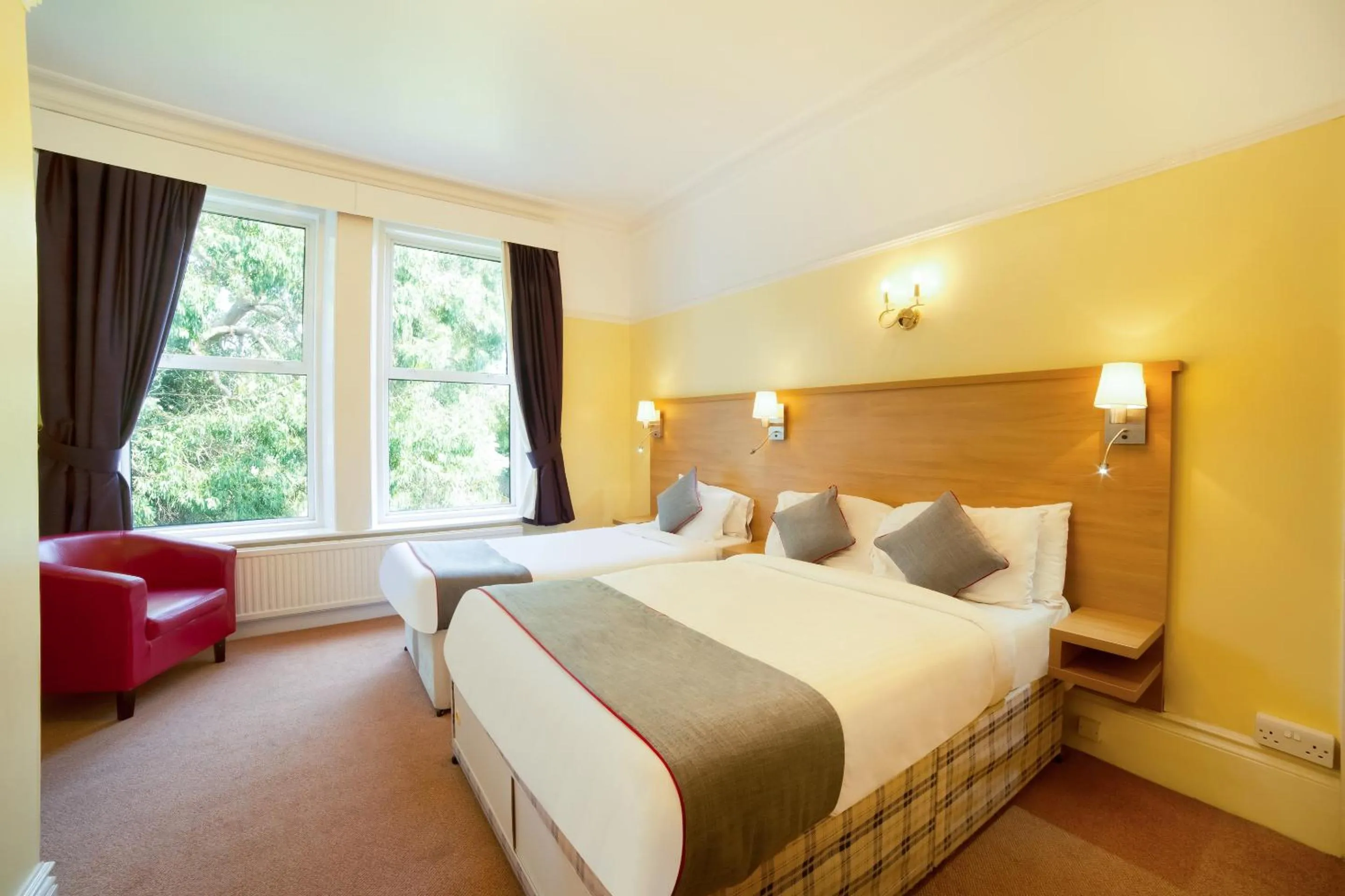 Bedroom, Bed in OYO Eagle House Hotel, St Leonards Hastings