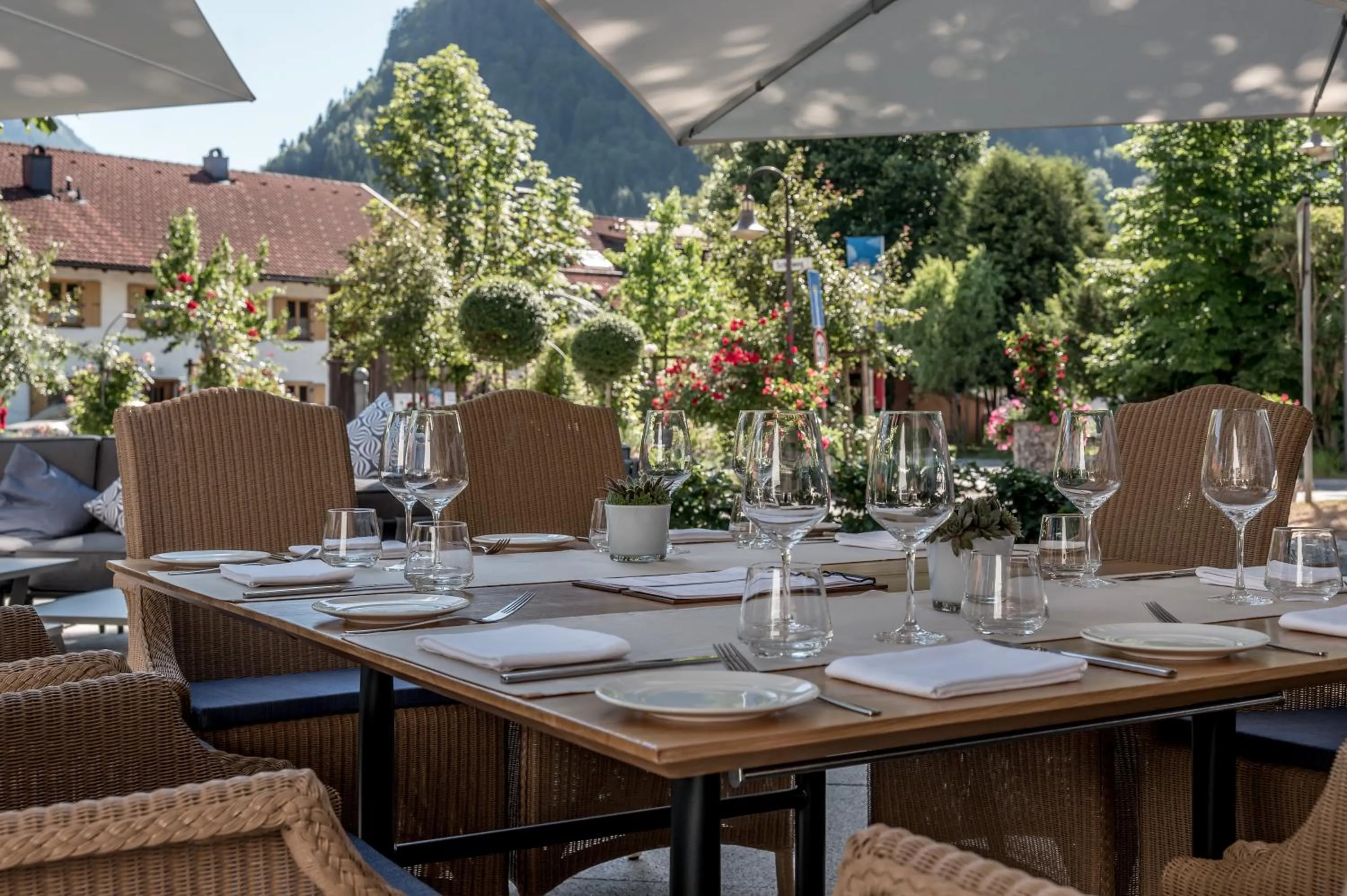 Restaurant/places to eat in Alpenhotel Krone