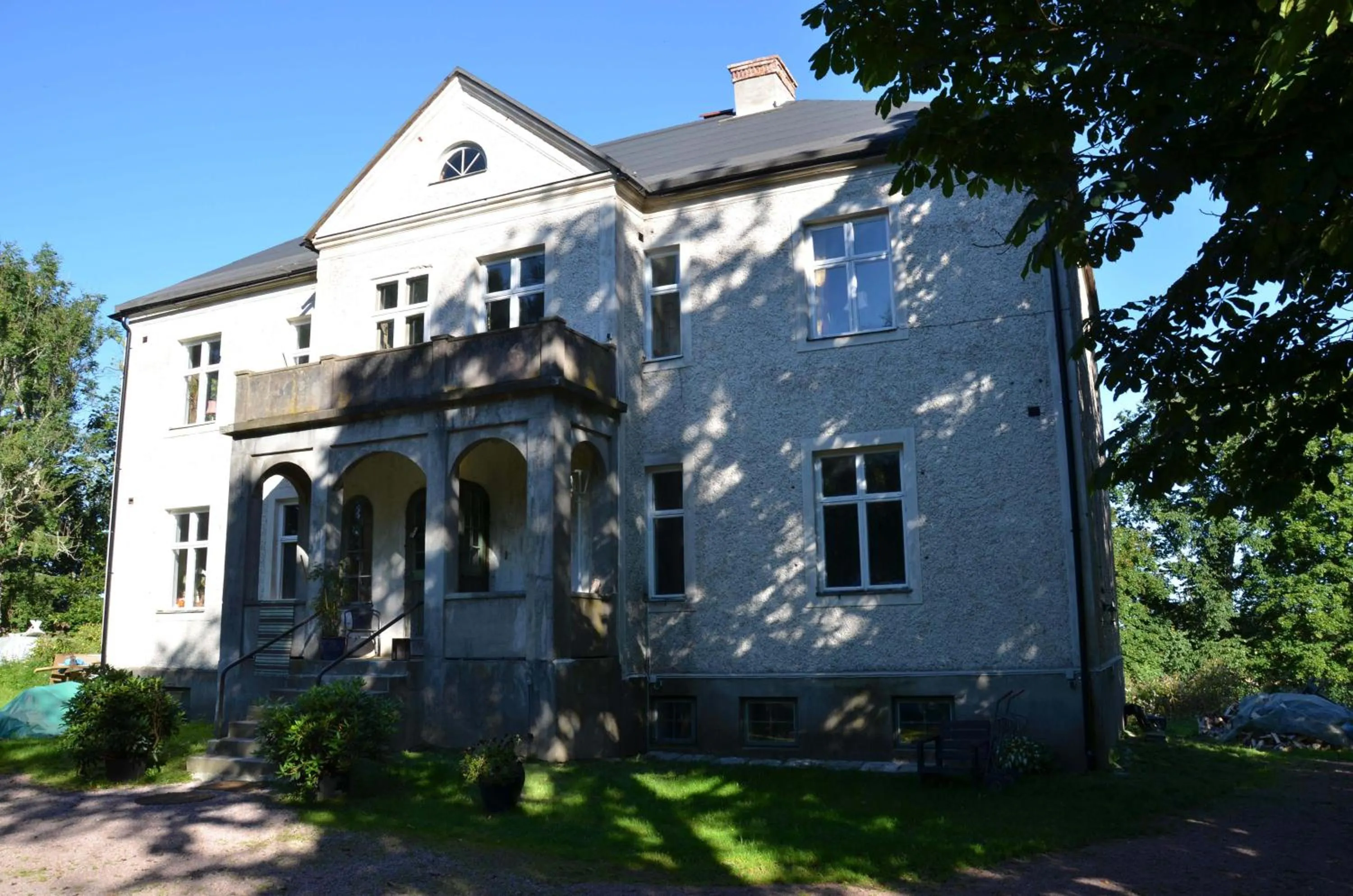 Property building in Berg Säteri