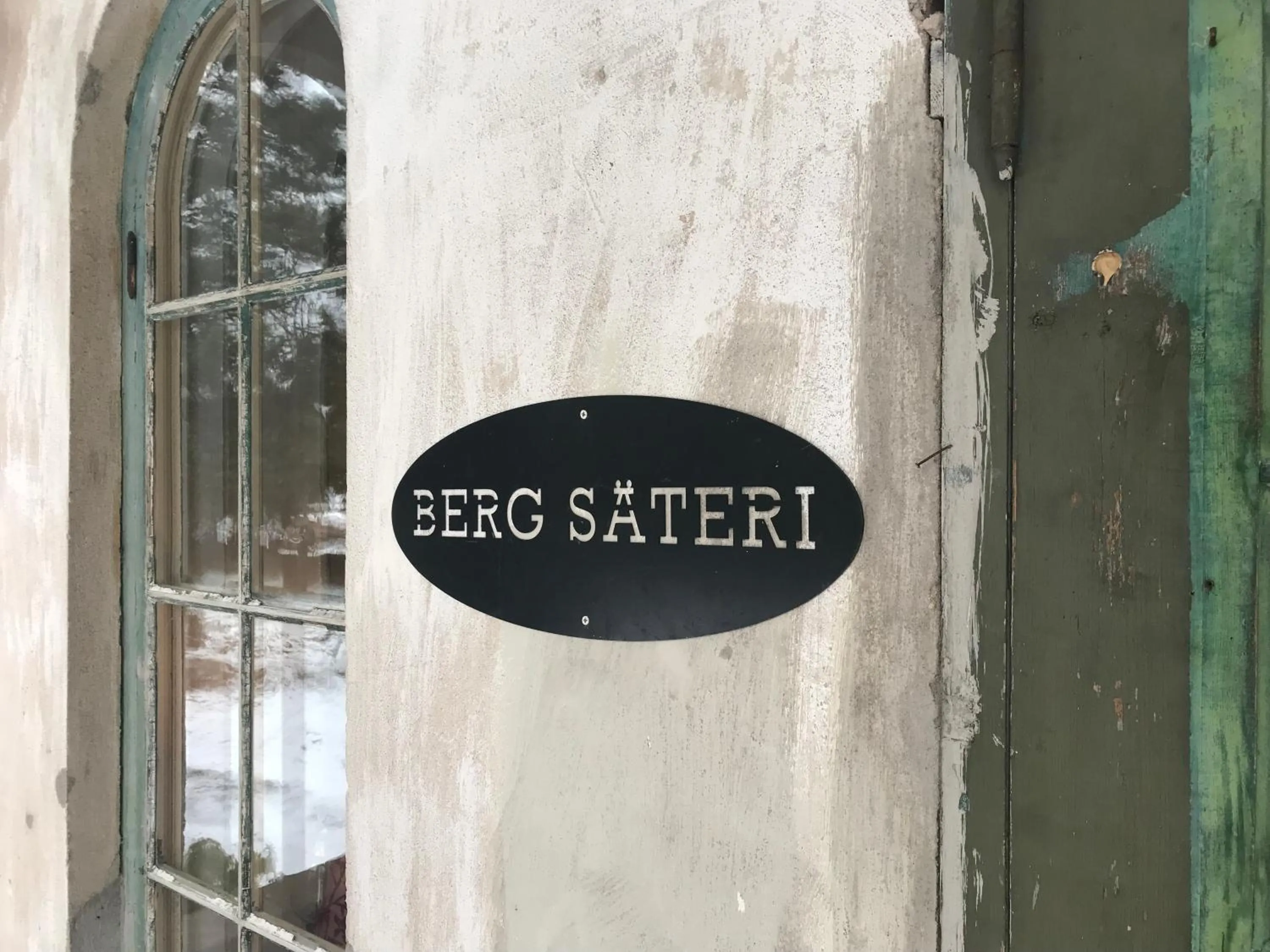 Facade/entrance in Berg Säteri