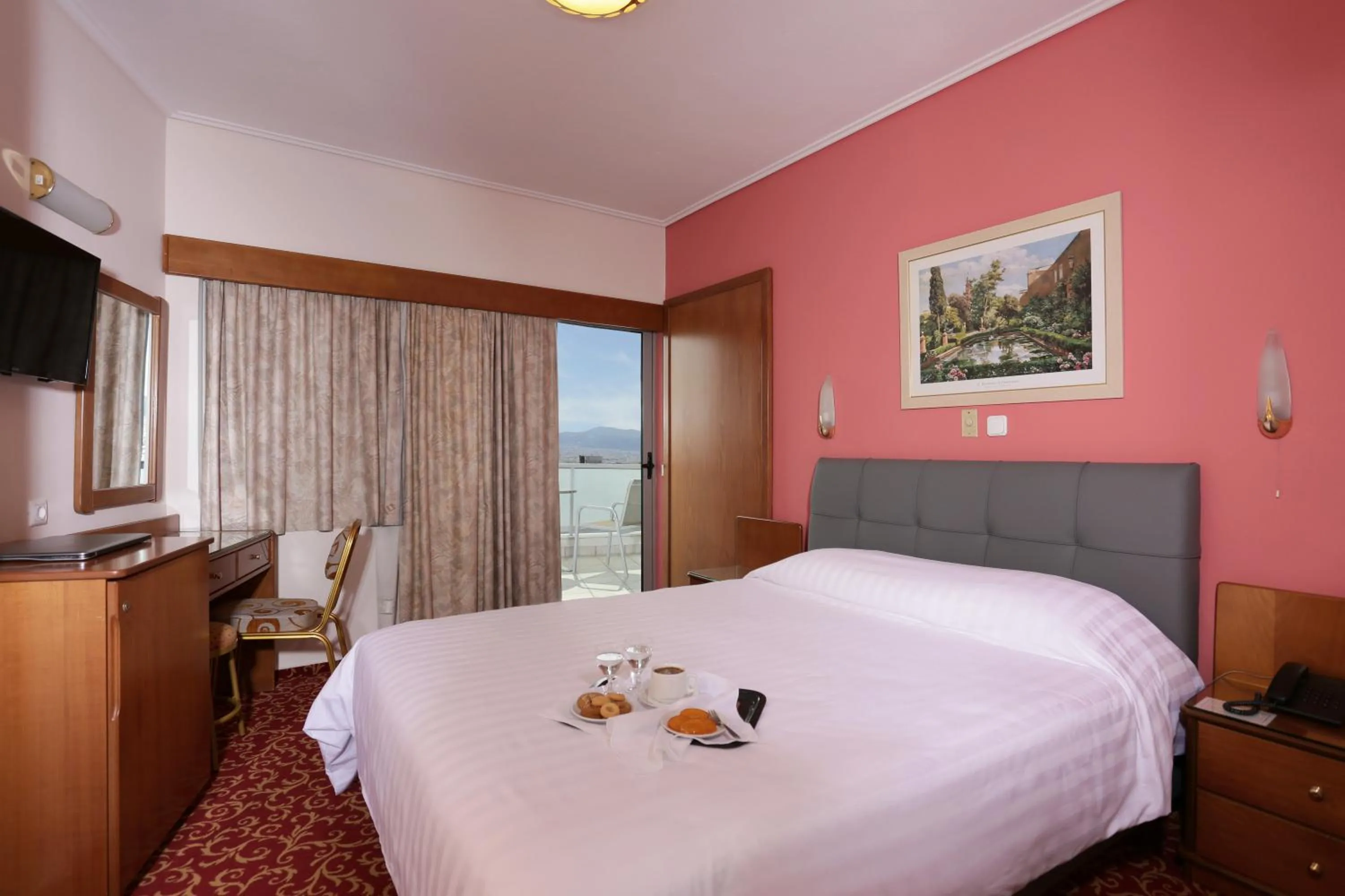 Bedroom, Bed in Xenophon Hotel