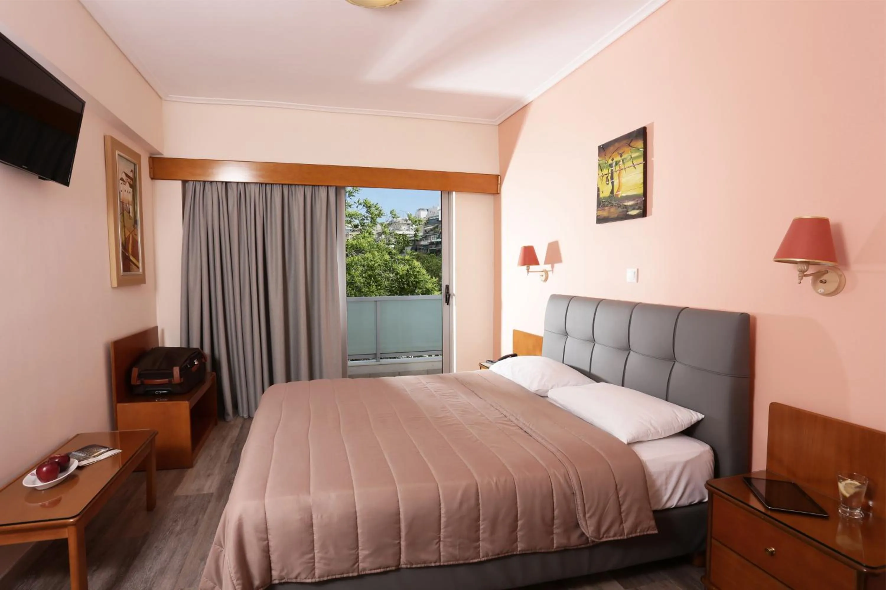 Bedroom, Bed in Xenophon Hotel