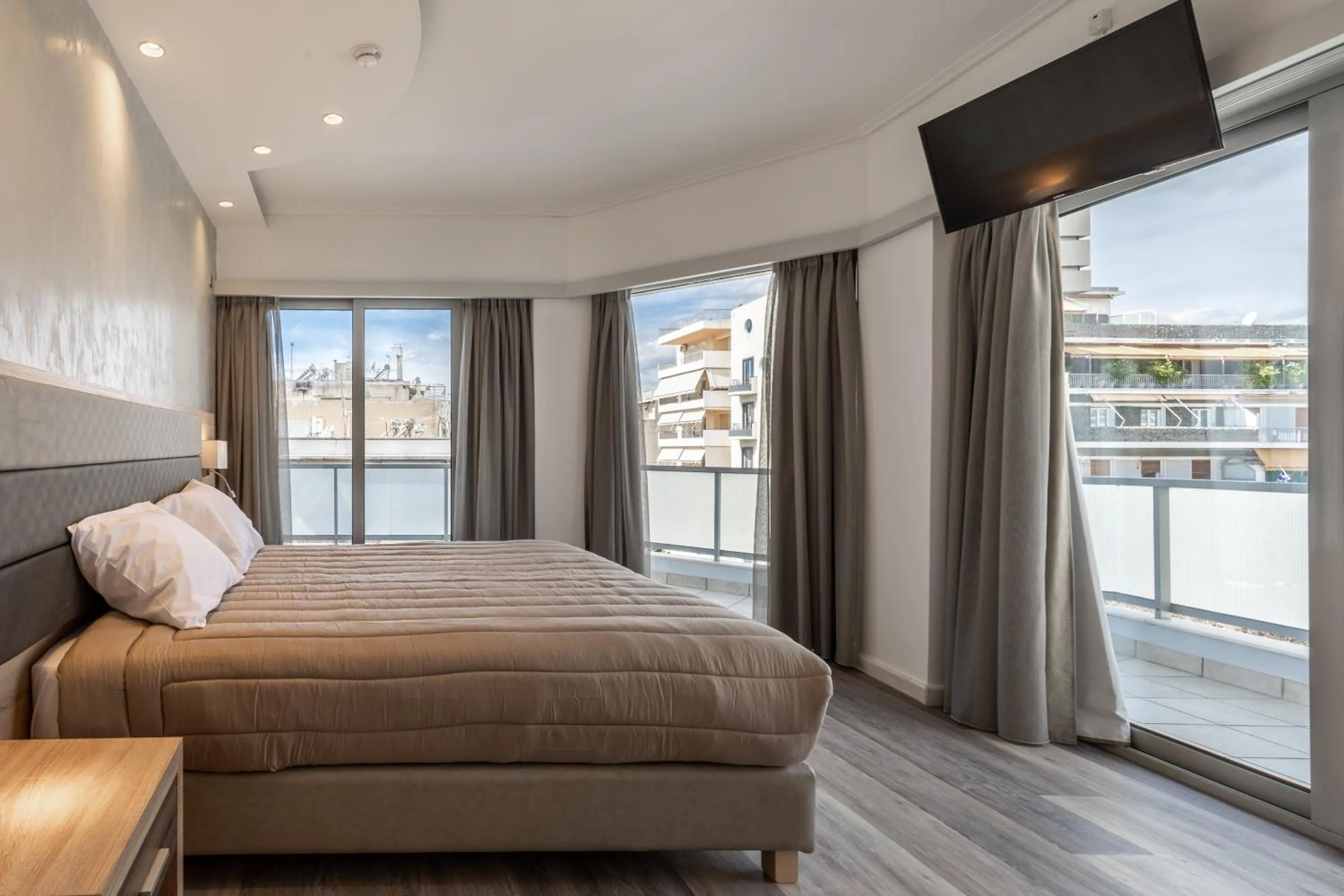 Bed in Xenophon Hotel