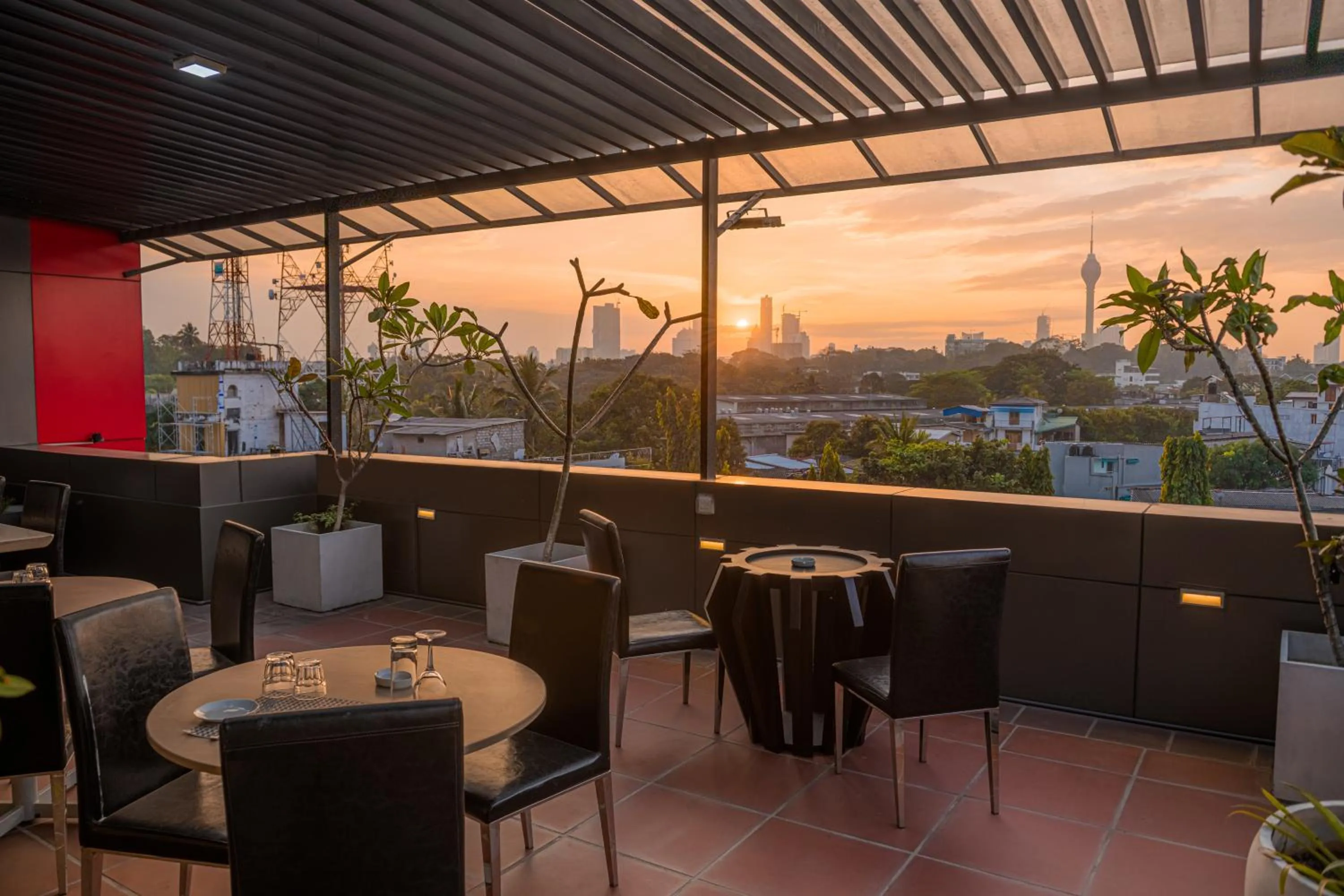 Restaurant/places to eat in Earl's Red Colombo