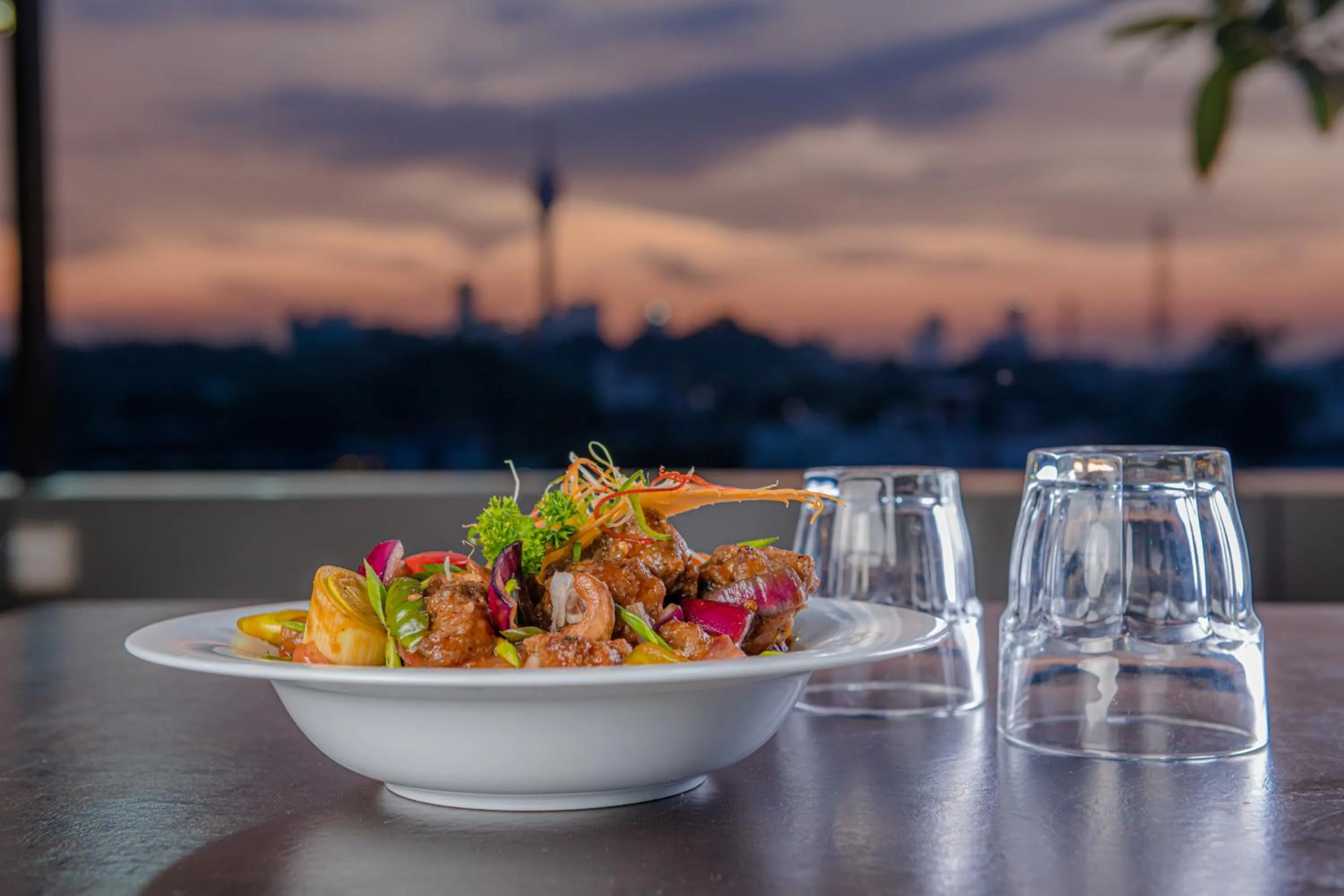 Food in Earl's Red Colombo