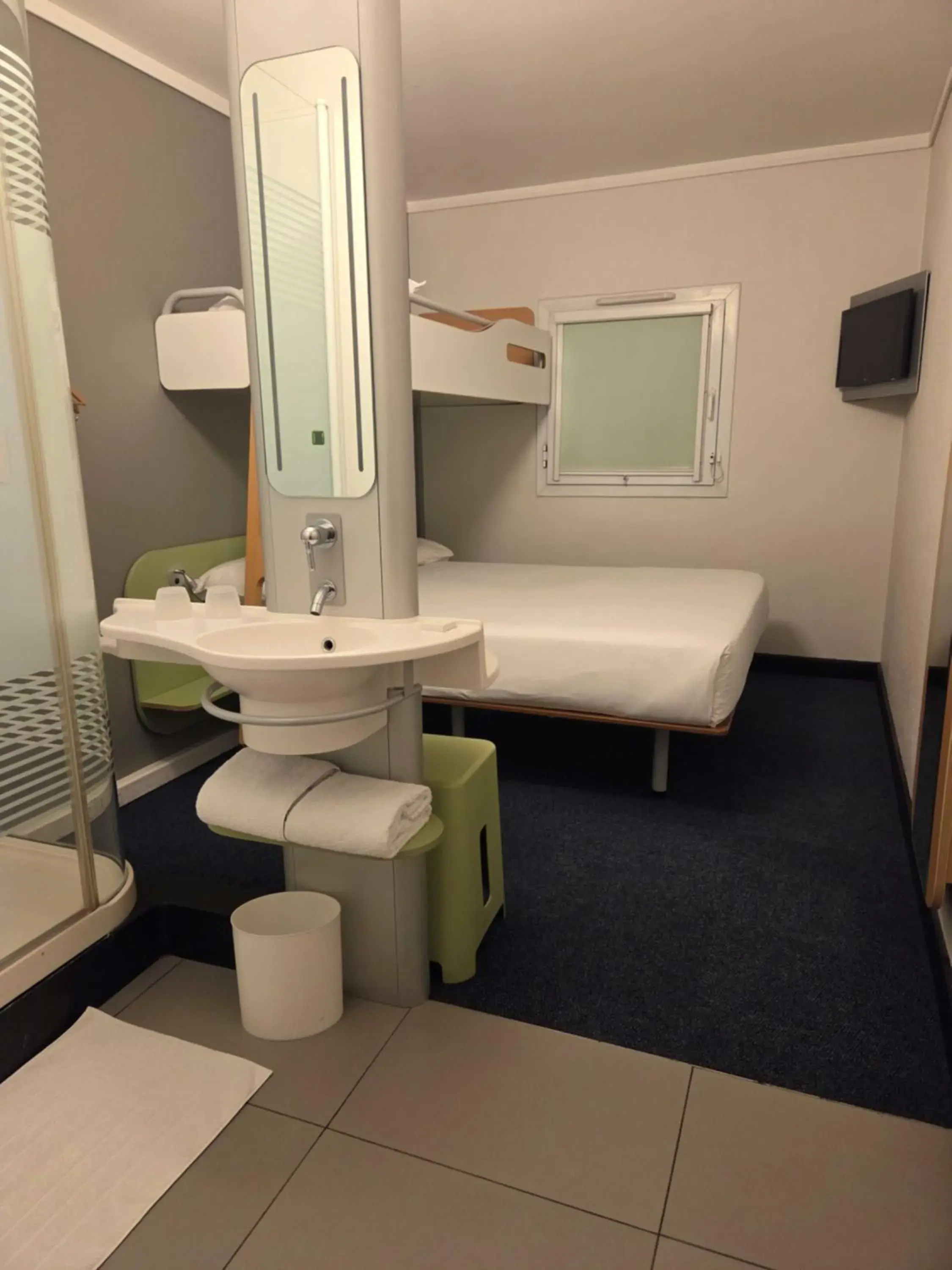 Standard Triple Room (Nonsmoking) in SUN1 MIDRAND Standard Triple Room (Nonsmoking) in SUN1 MIDRAND