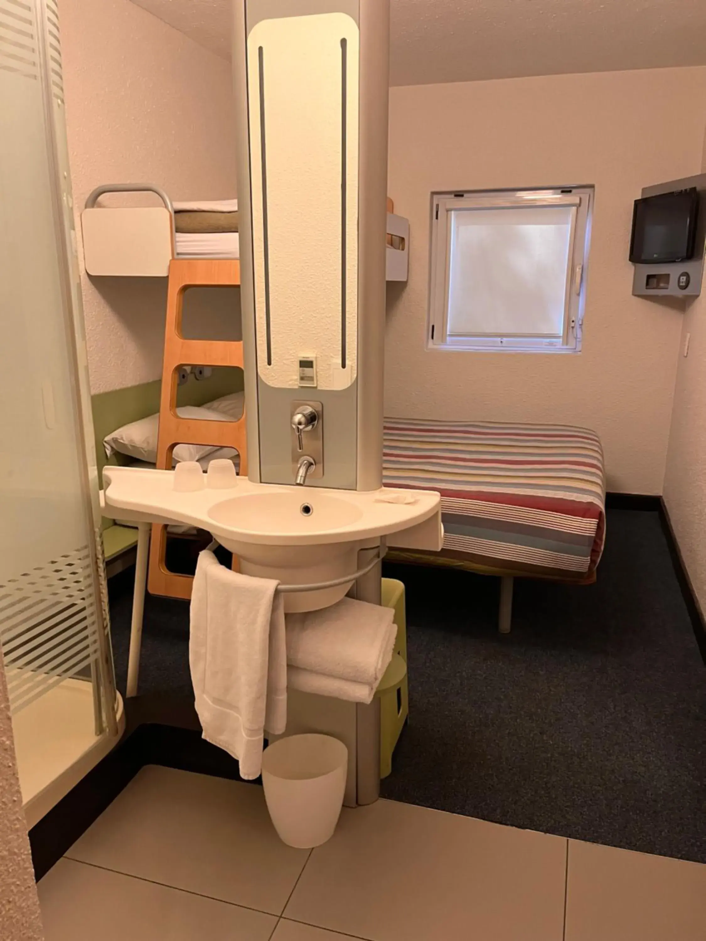 Standard Triple Room (Smoking) in SUN1 MIDRAND Standard Triple Room (Smoking) in SUN1 MIDRAND