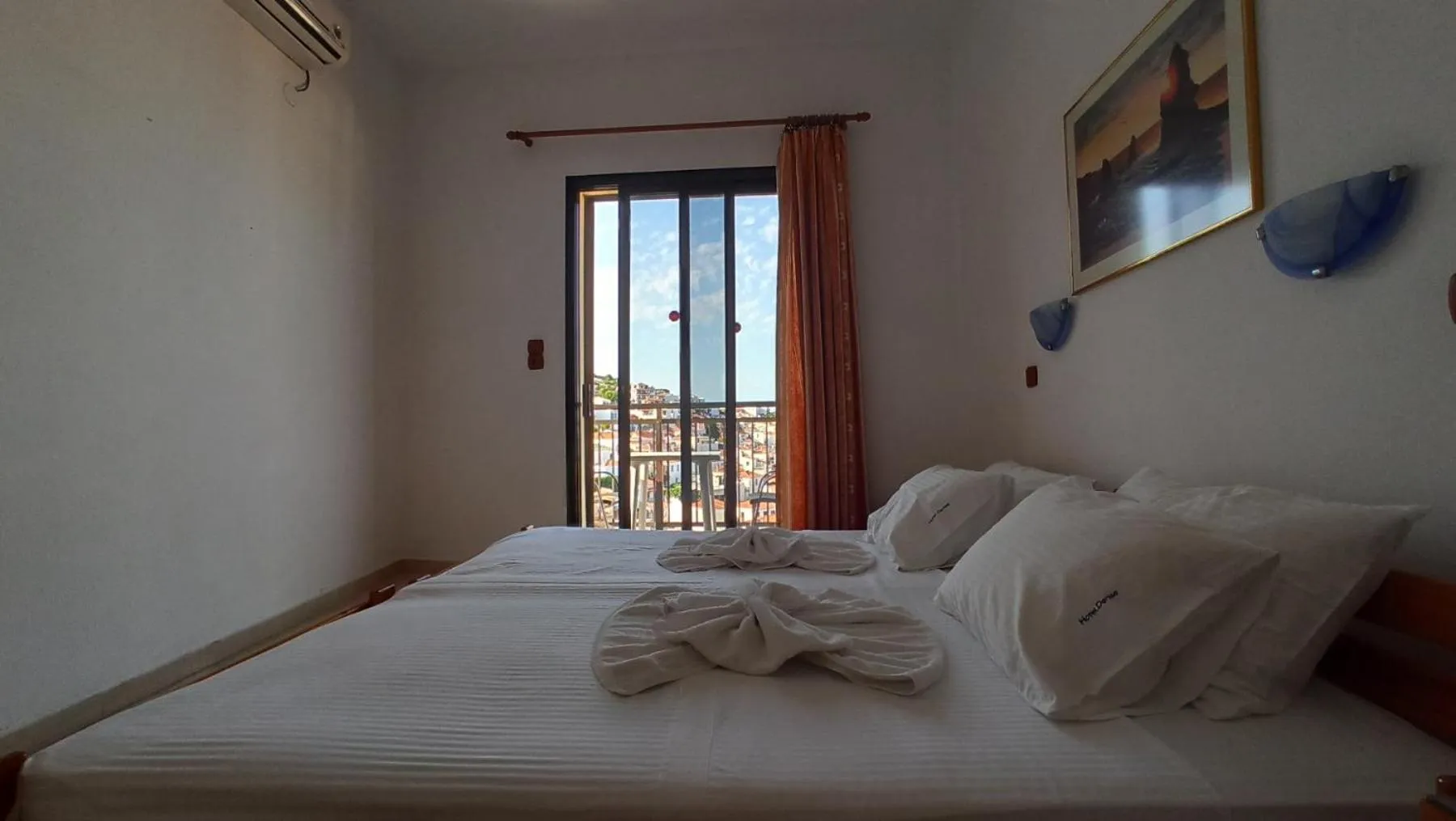 Bedroom, Bed in Denise Hotel