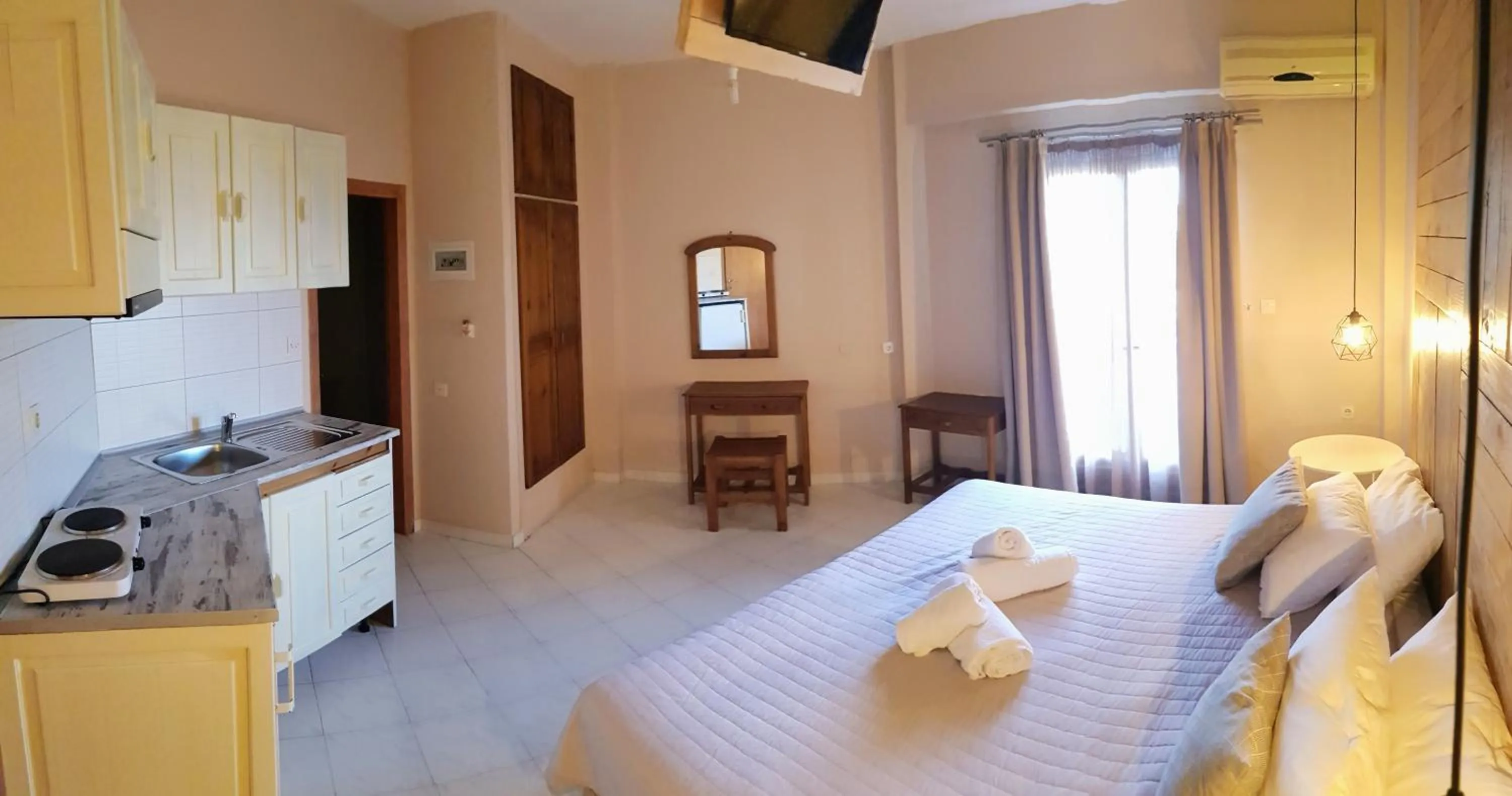 Photo of the whole room in Anemos Hotel