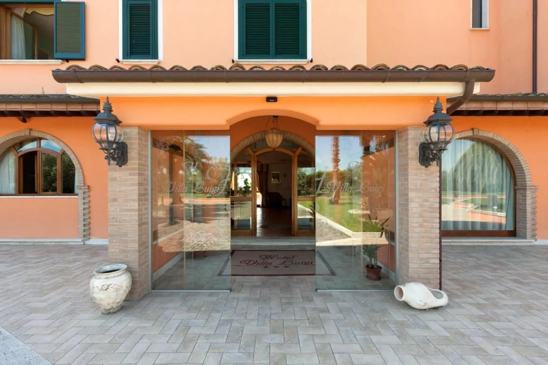 Facade/entrance in Villa Luigi Hotel & Restaurant Nuova gestione