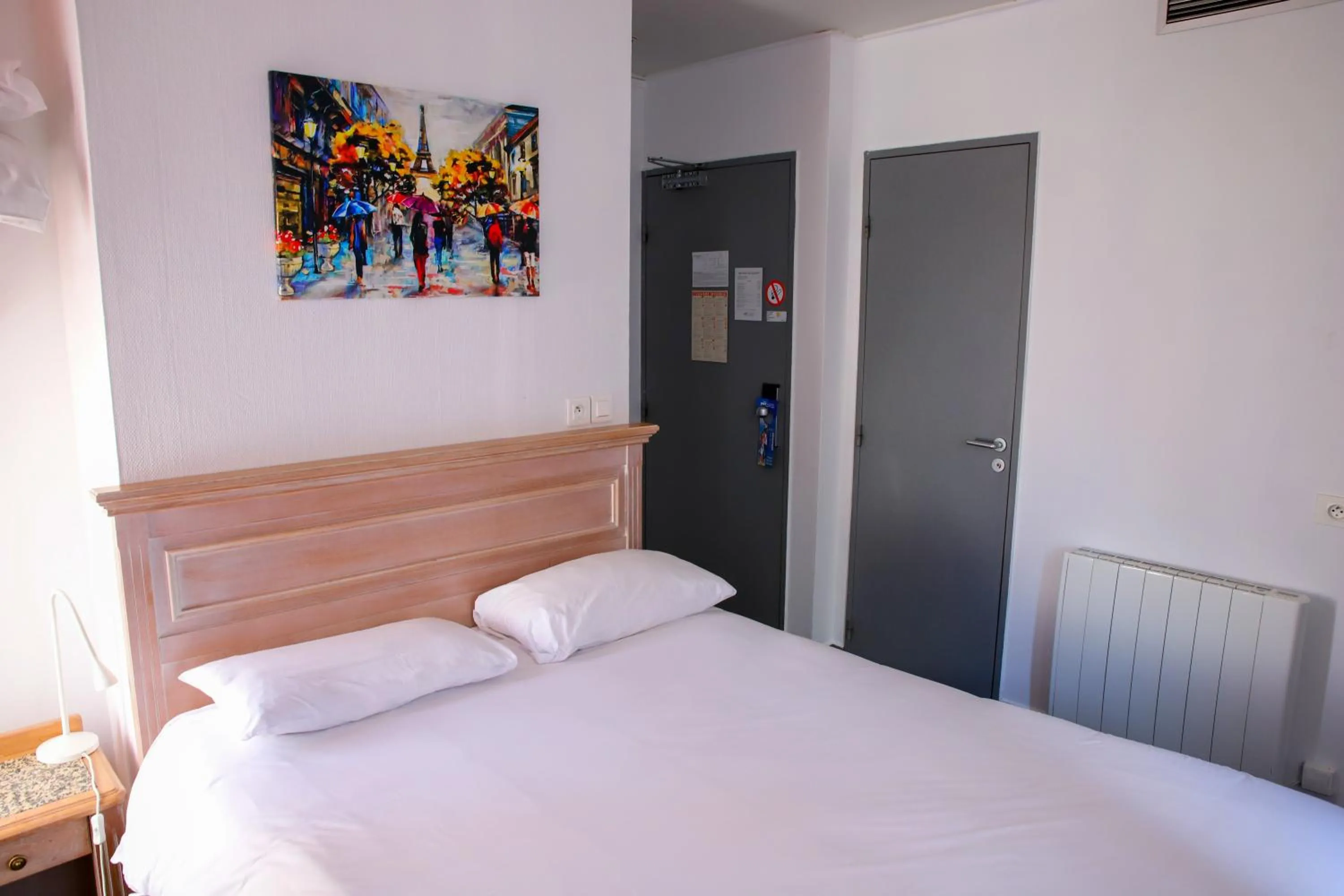 Brit Hotel Aux Sacres Reims, Centre Historique