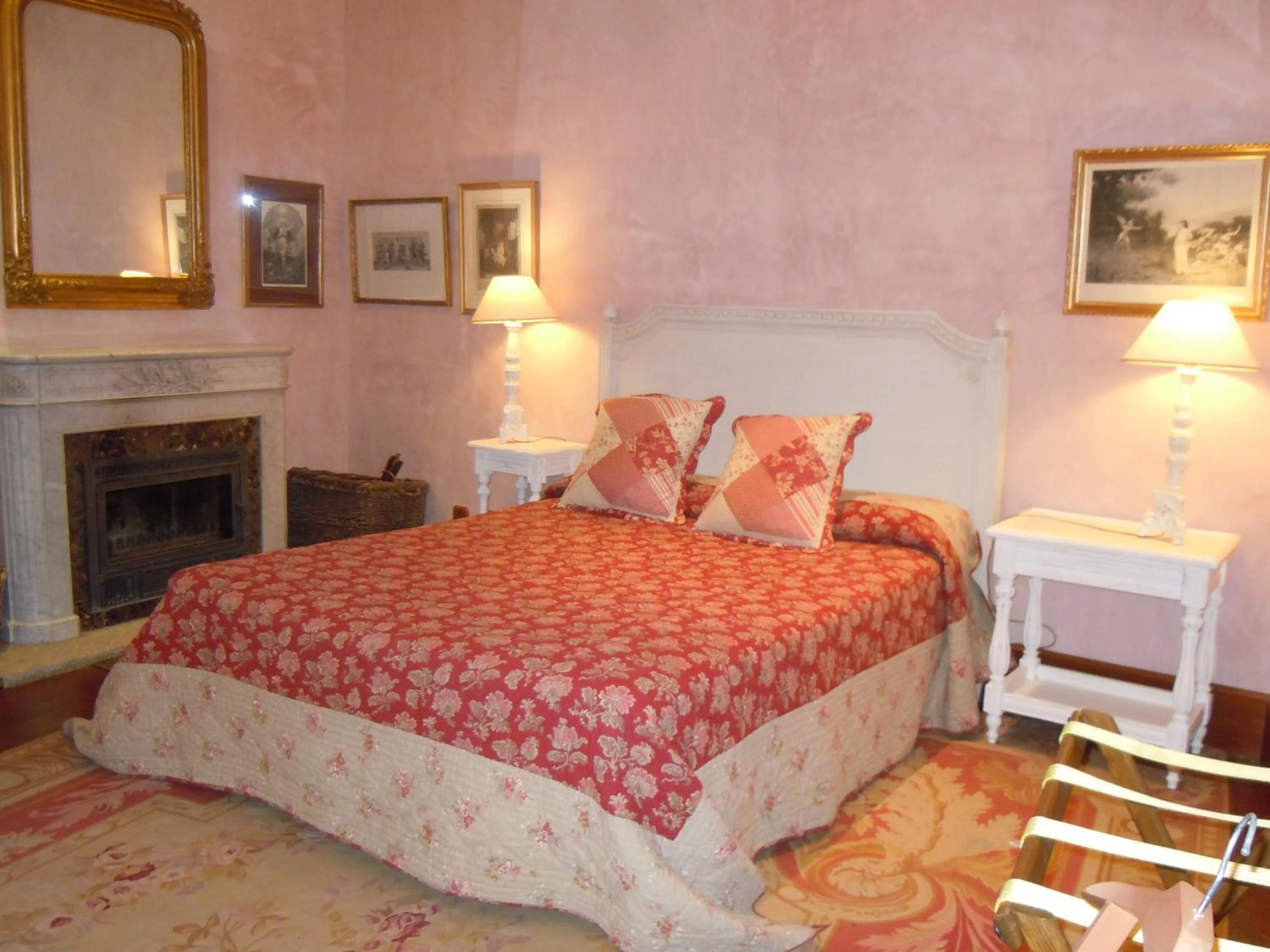 Bed in Palacio Chaves Hotel