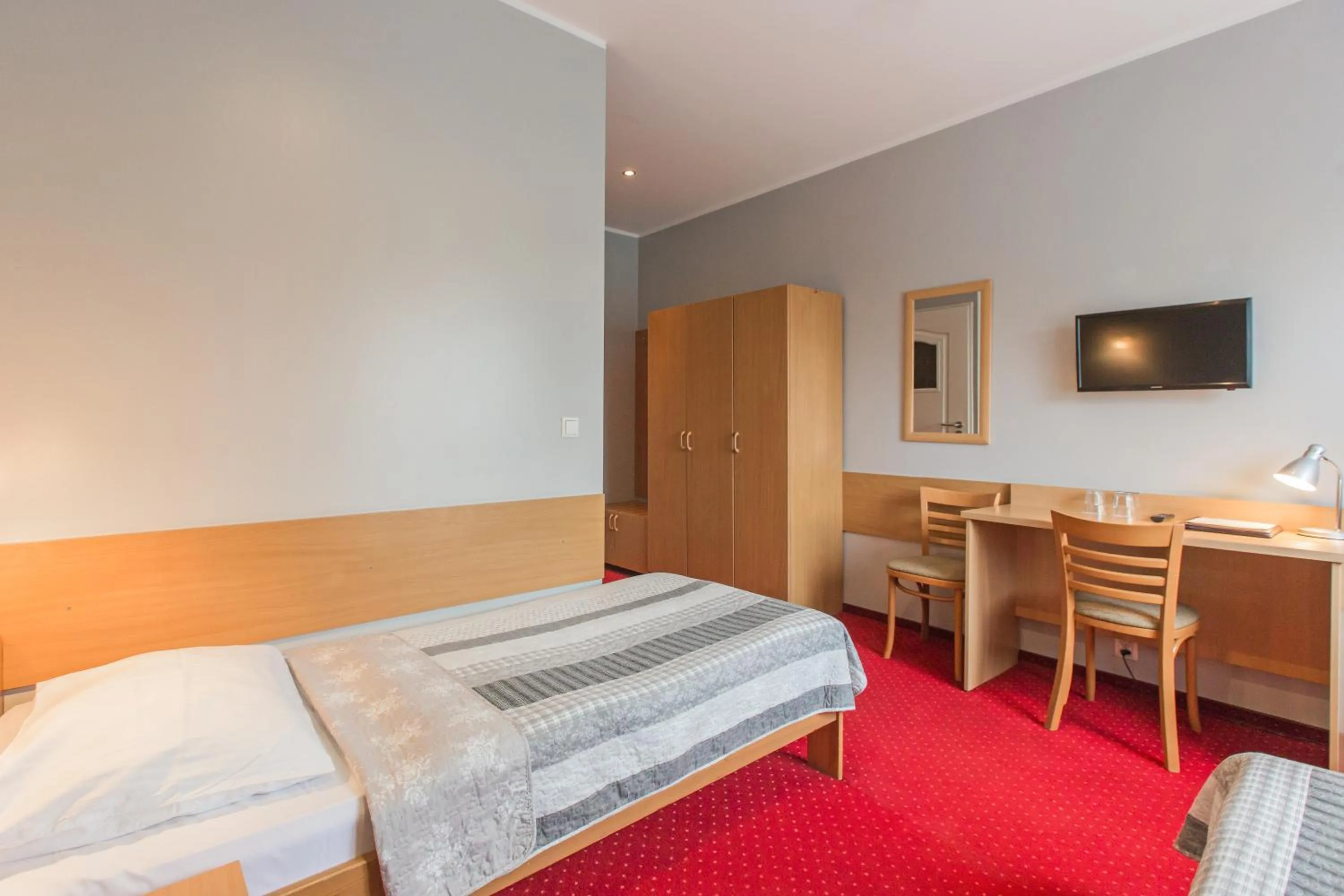 Bed in HOTEL ŁABĘDY i Hostel Łabędy