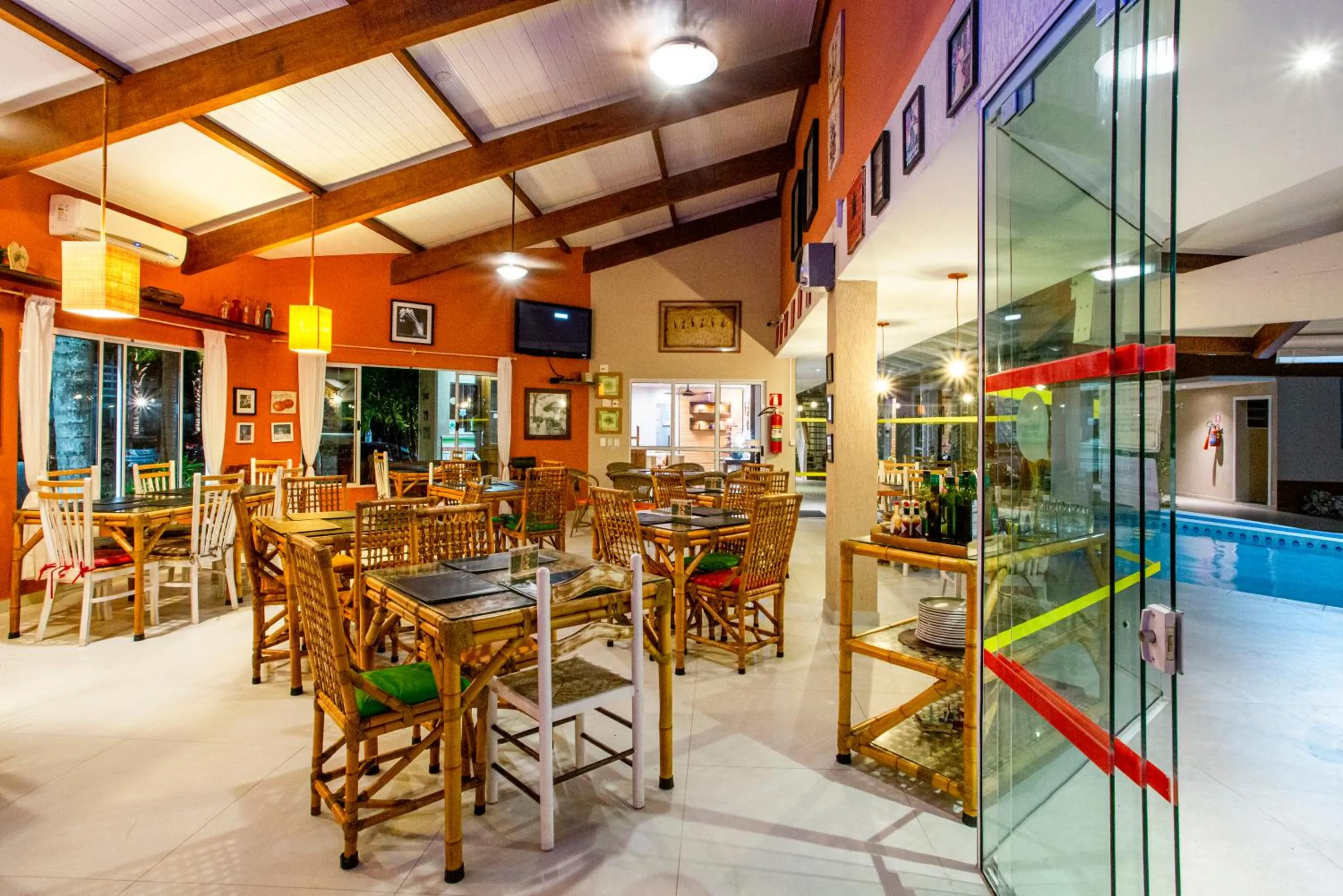 Restaurant/places to eat in Ciribaí Praia Hotel