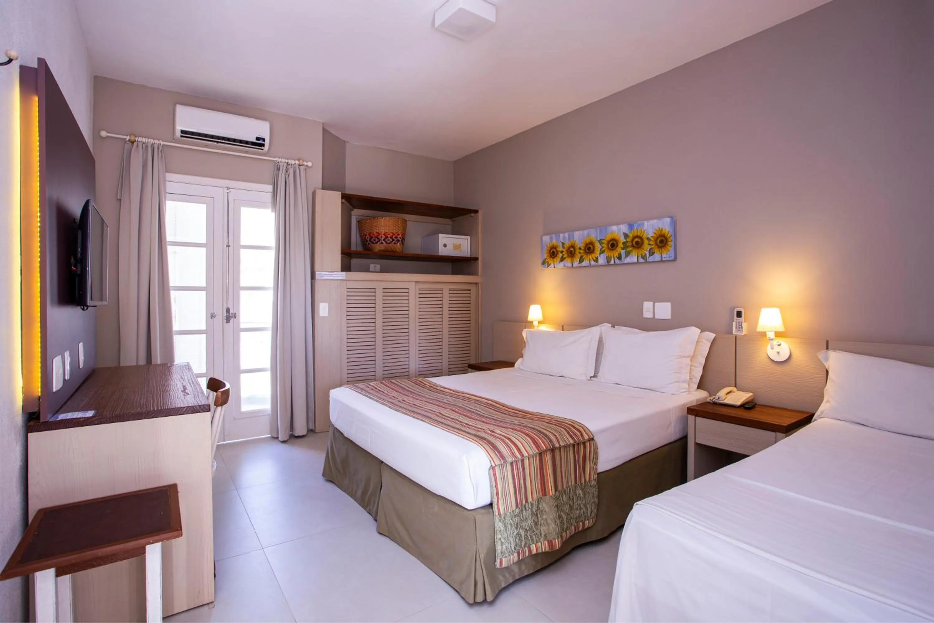 Photo of the whole room, Bed in Ciribaí Praia Hotel
