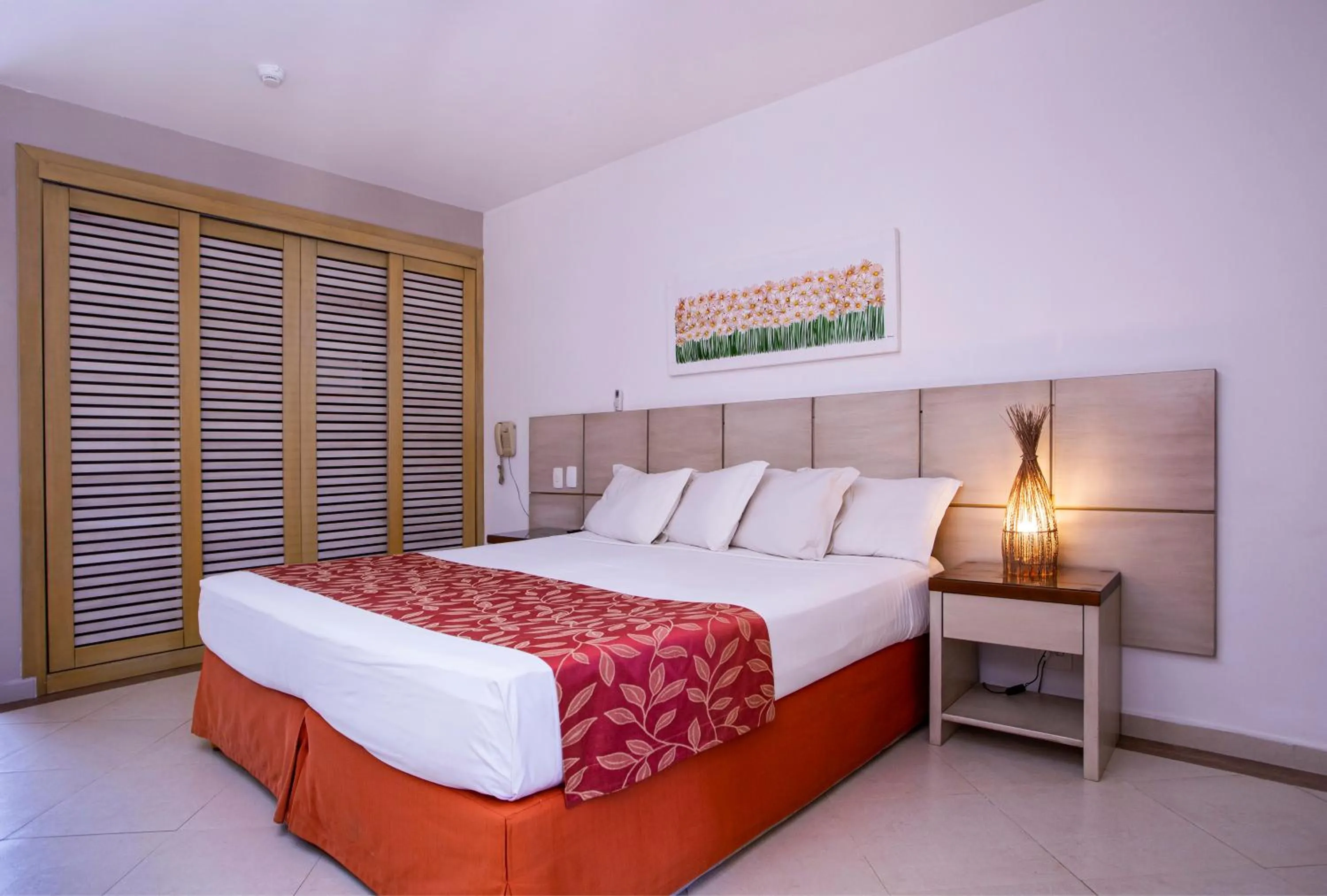 Photo of the whole room, Bed in Ciribaí Praia Hotel