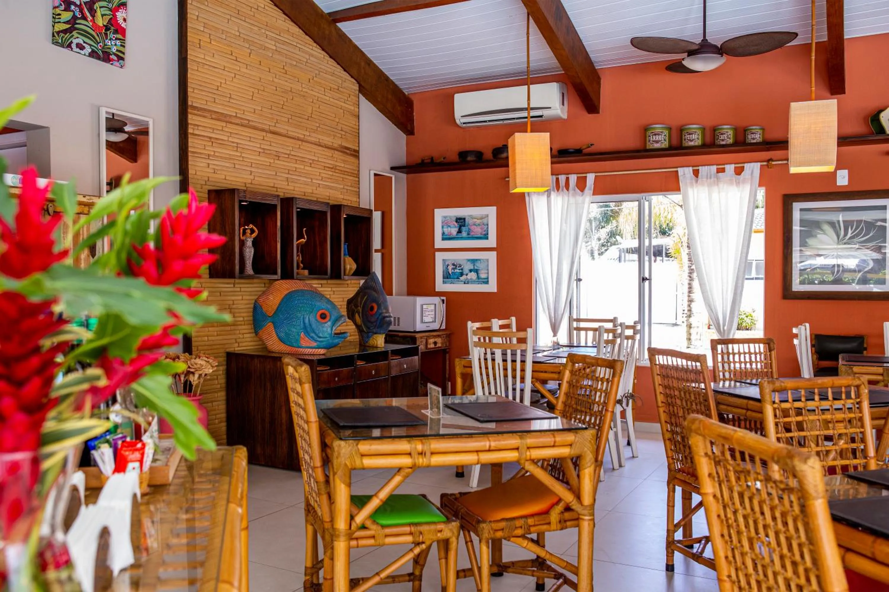 Restaurant/places to eat in Ciribaí Praia Hotel