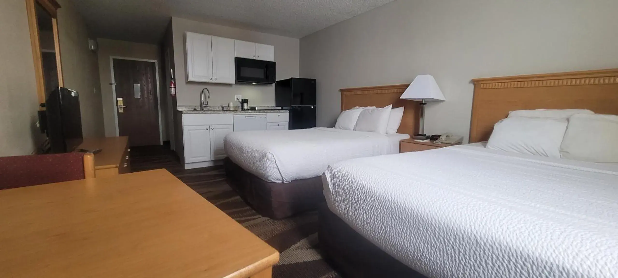 Queen Room with Two Queen Beds - Non-Smoking in Days Inn by Wyndham Gillette Queen Room with Two Queen Beds - Non-Smoking in Days Inn by Wyndham Gillette