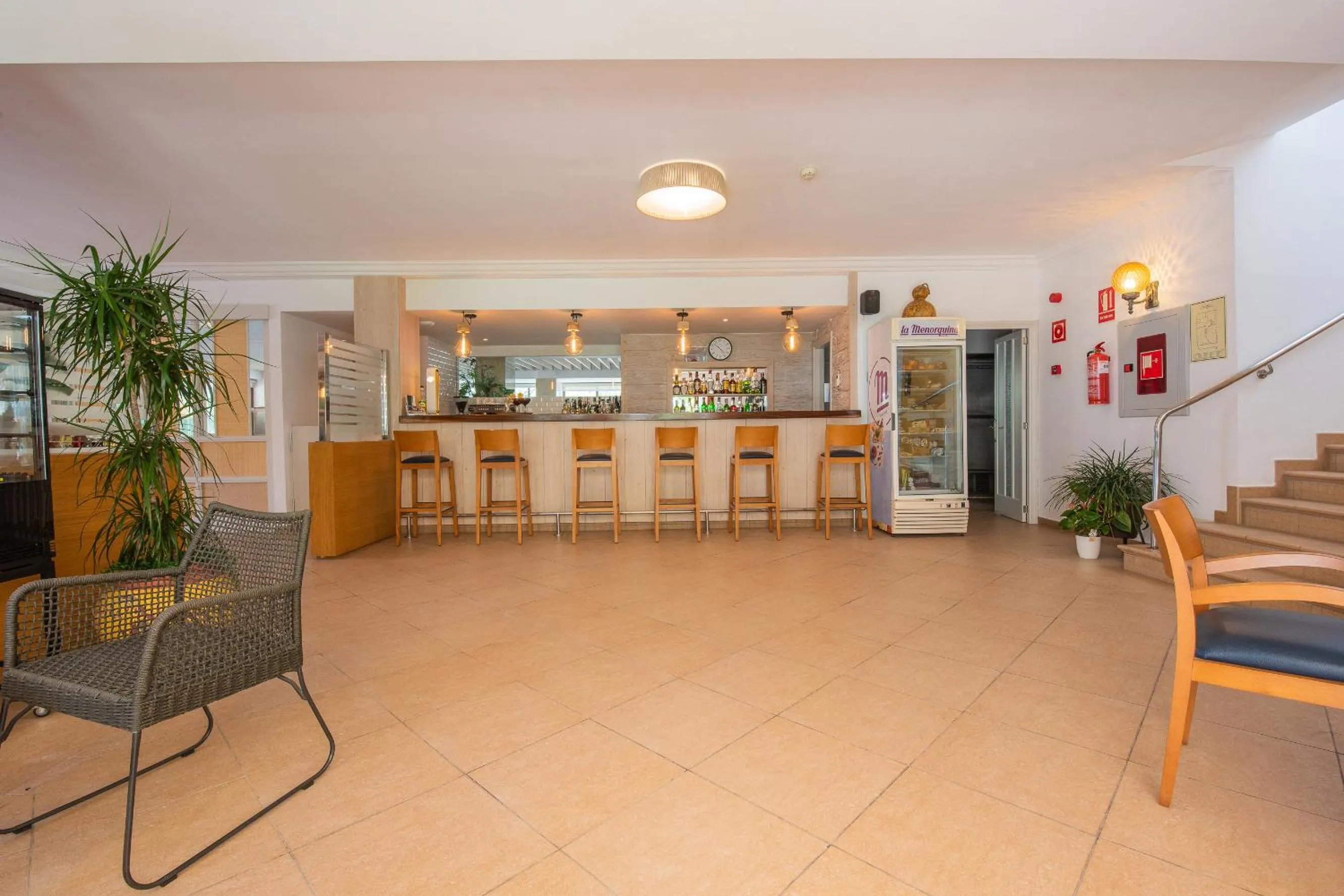 Lounge or bar in Hotel Playa Mondrago