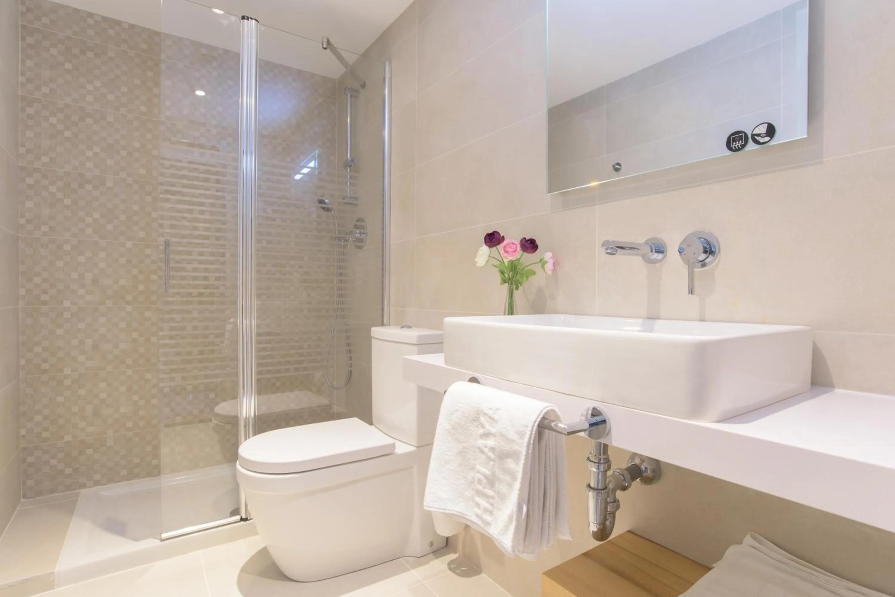 Bathroom in Hotel Playa Mondrago