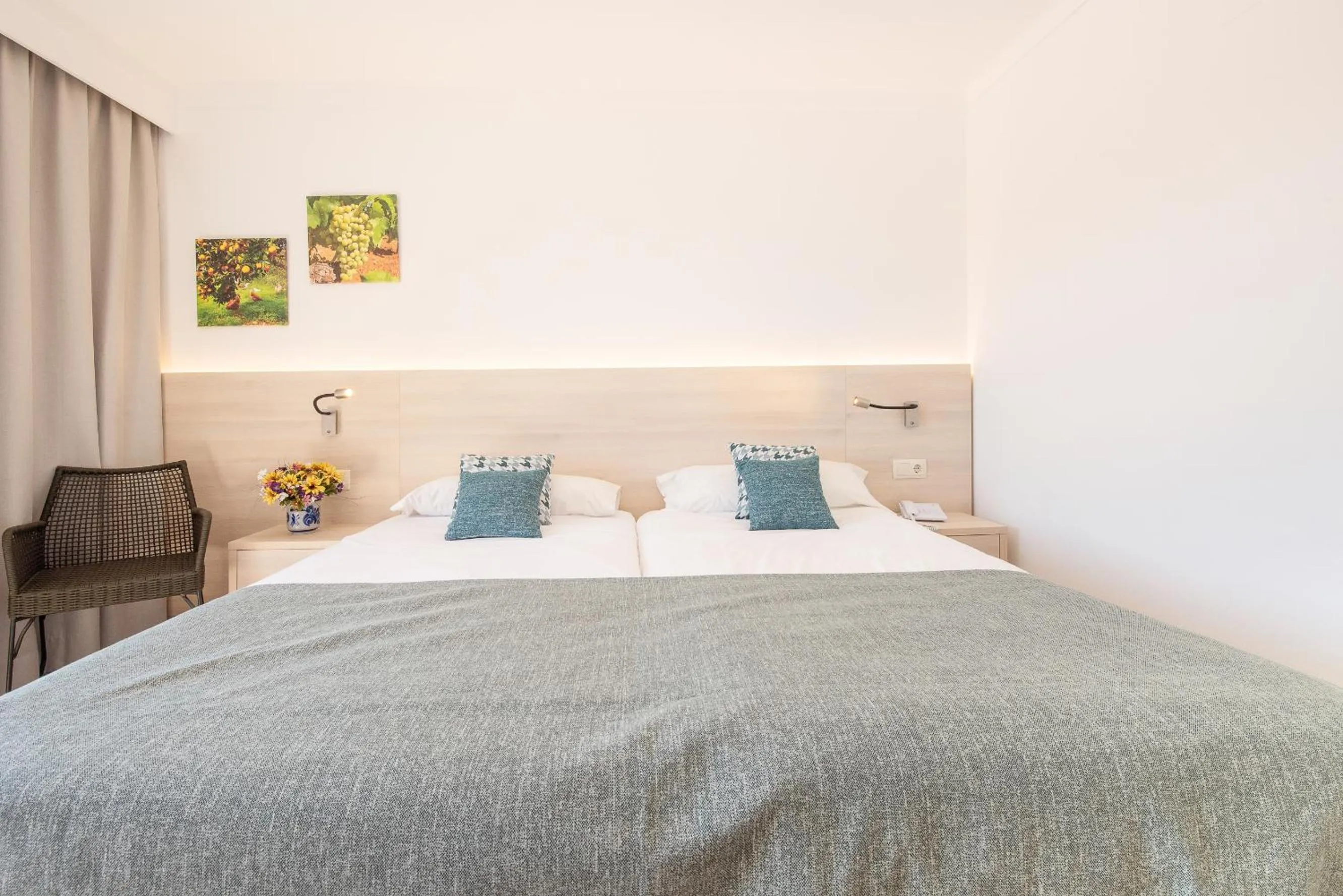 Bedroom in Hotel Playa Mondrago