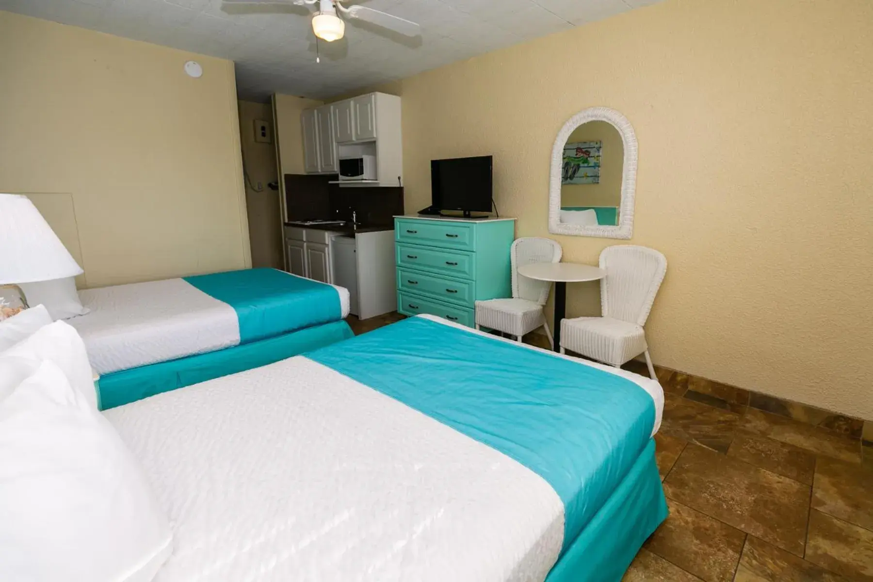 Two Double beds with Kitchenette in Aztec Motel Wildwood Crest Beach Two Double beds with Kitchenette in Aztec Motel Wildwood Crest Beach