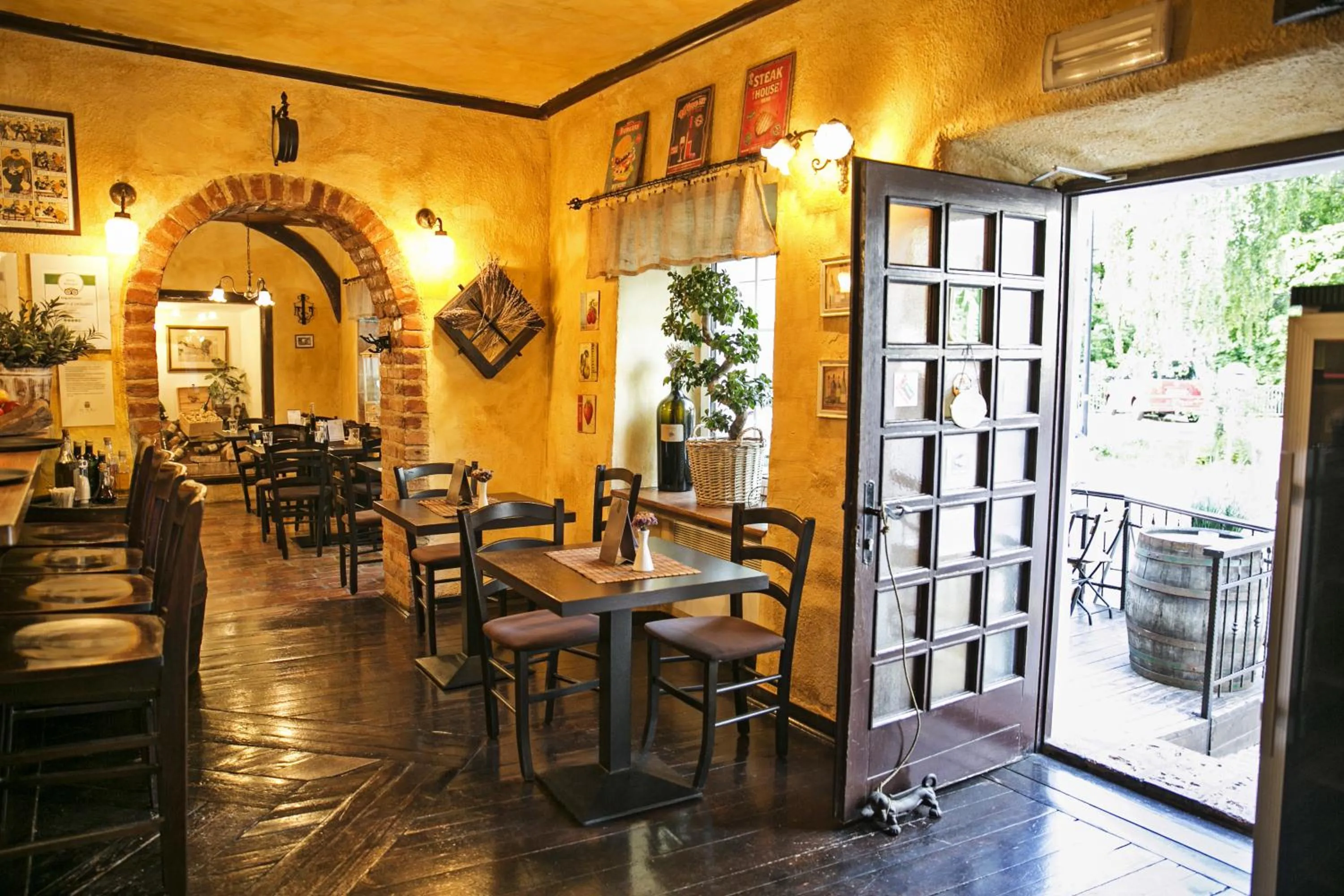 Restaurant/places to eat in Apartments Hiša Pod Gradom