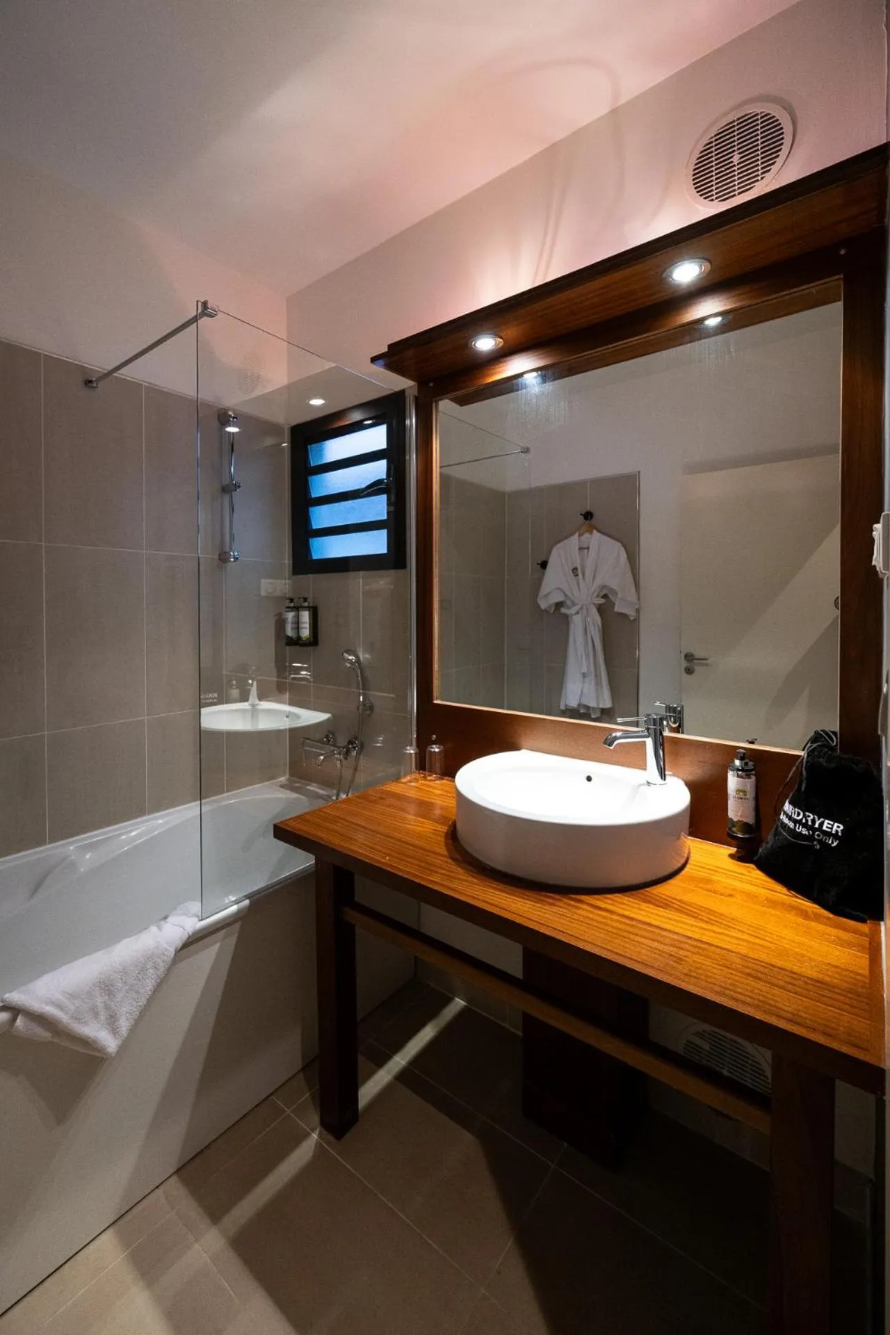 Bathroom in Dimitile Hôtel & Spa