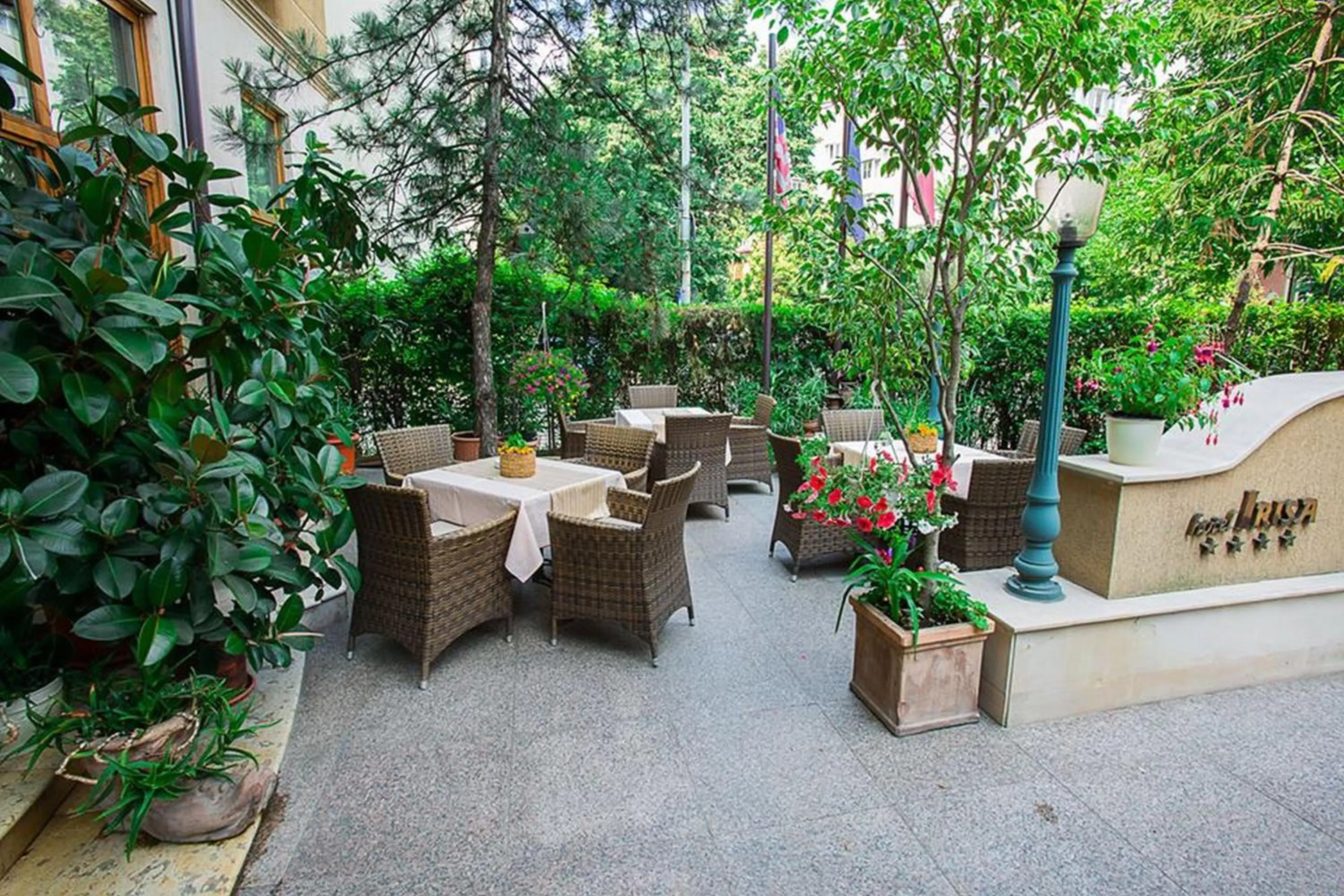 Patio in Hotel Irisa