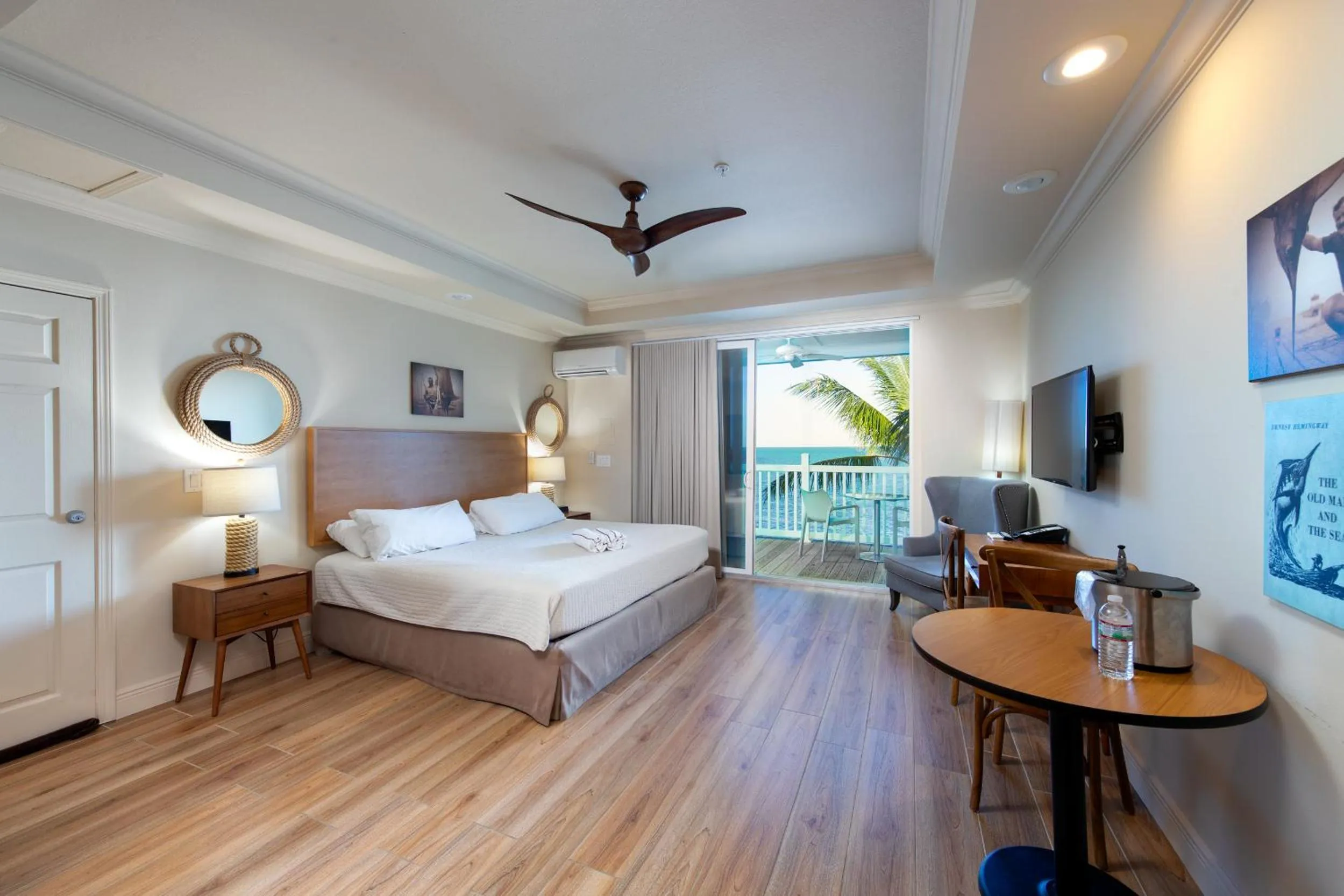 Bedroom, Bed in Lime Tree Bay Resort