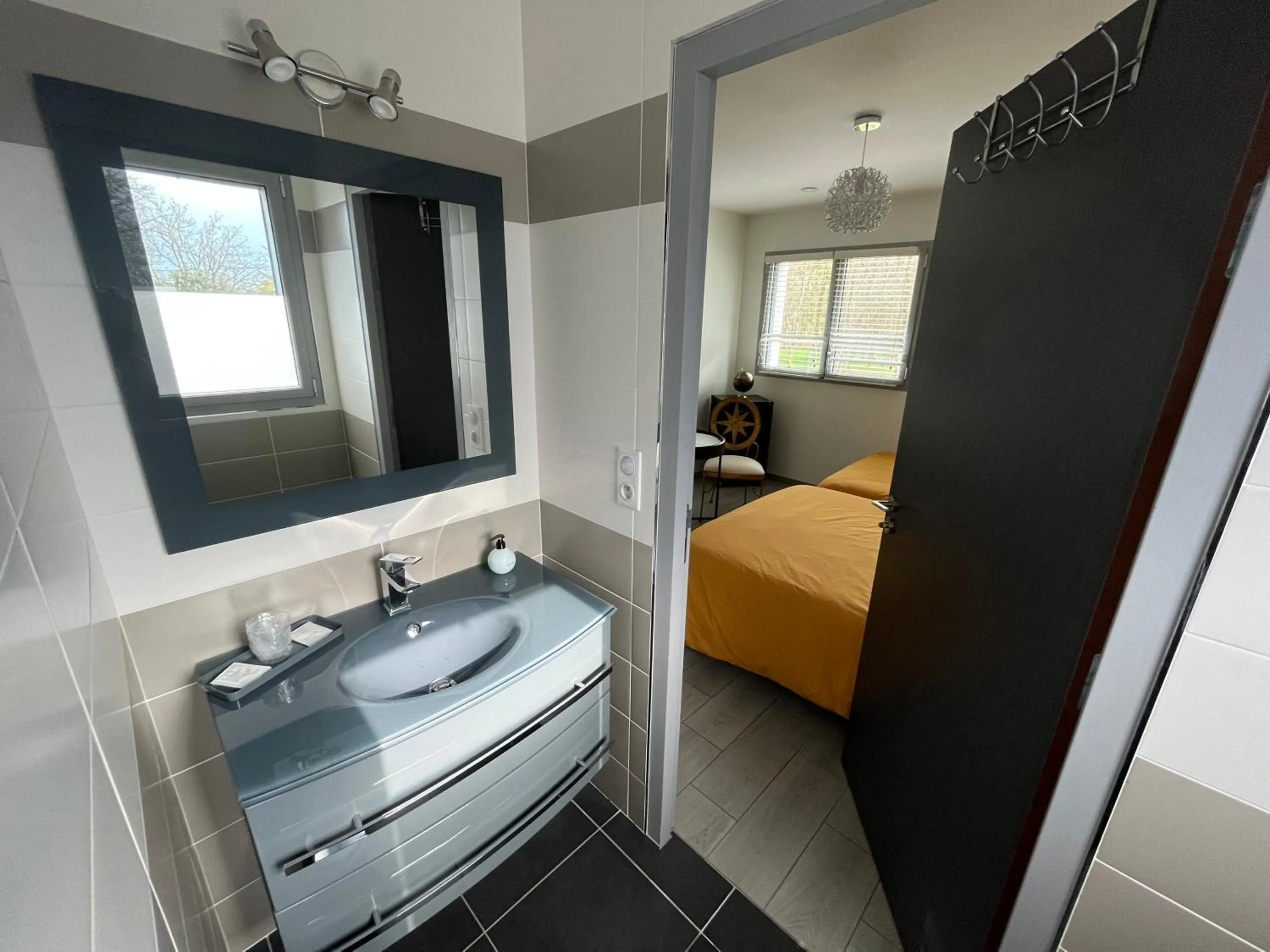 Bathroom, Bed in Domaine Georges V