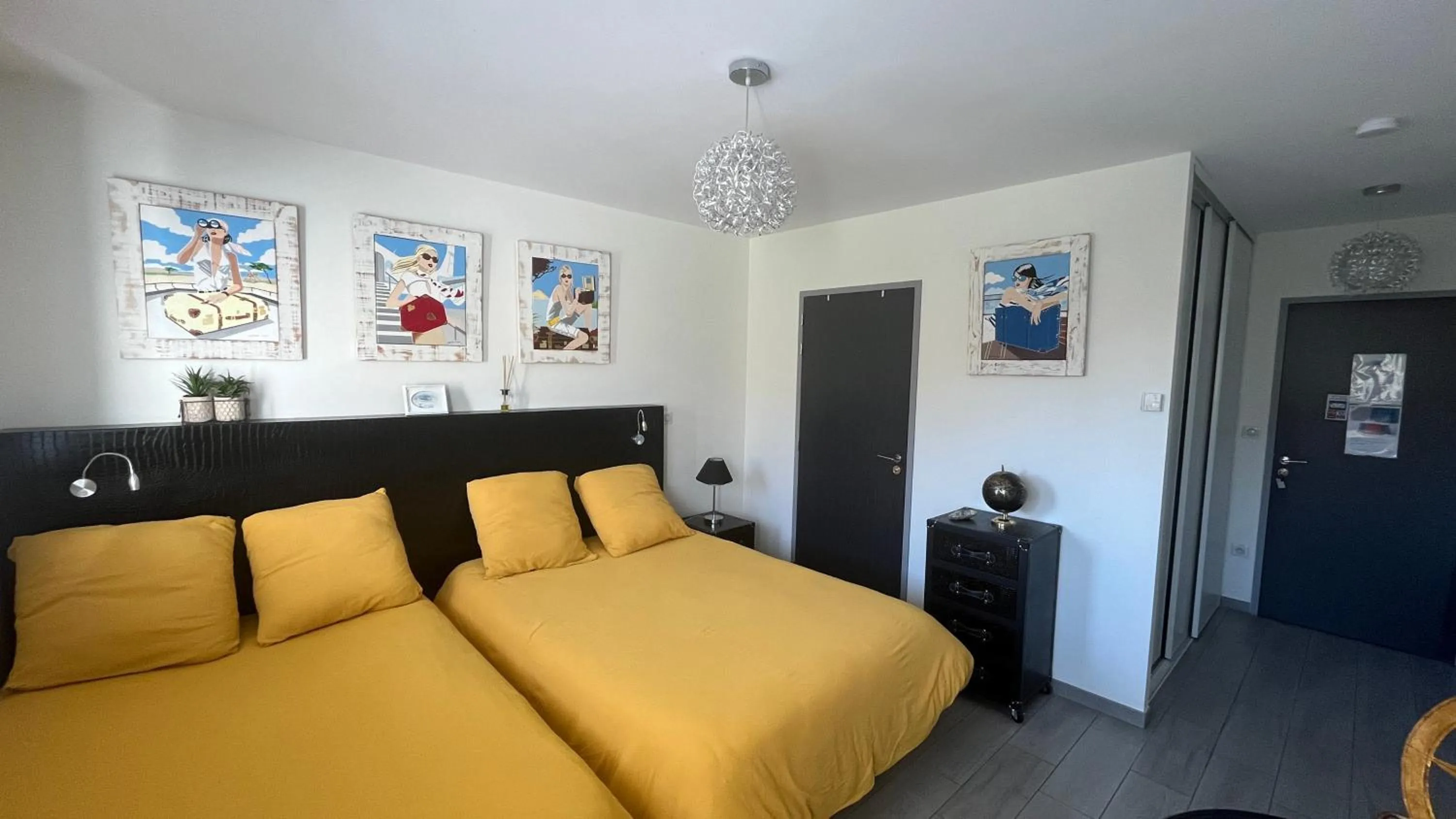 Bed in Domaine Georges V