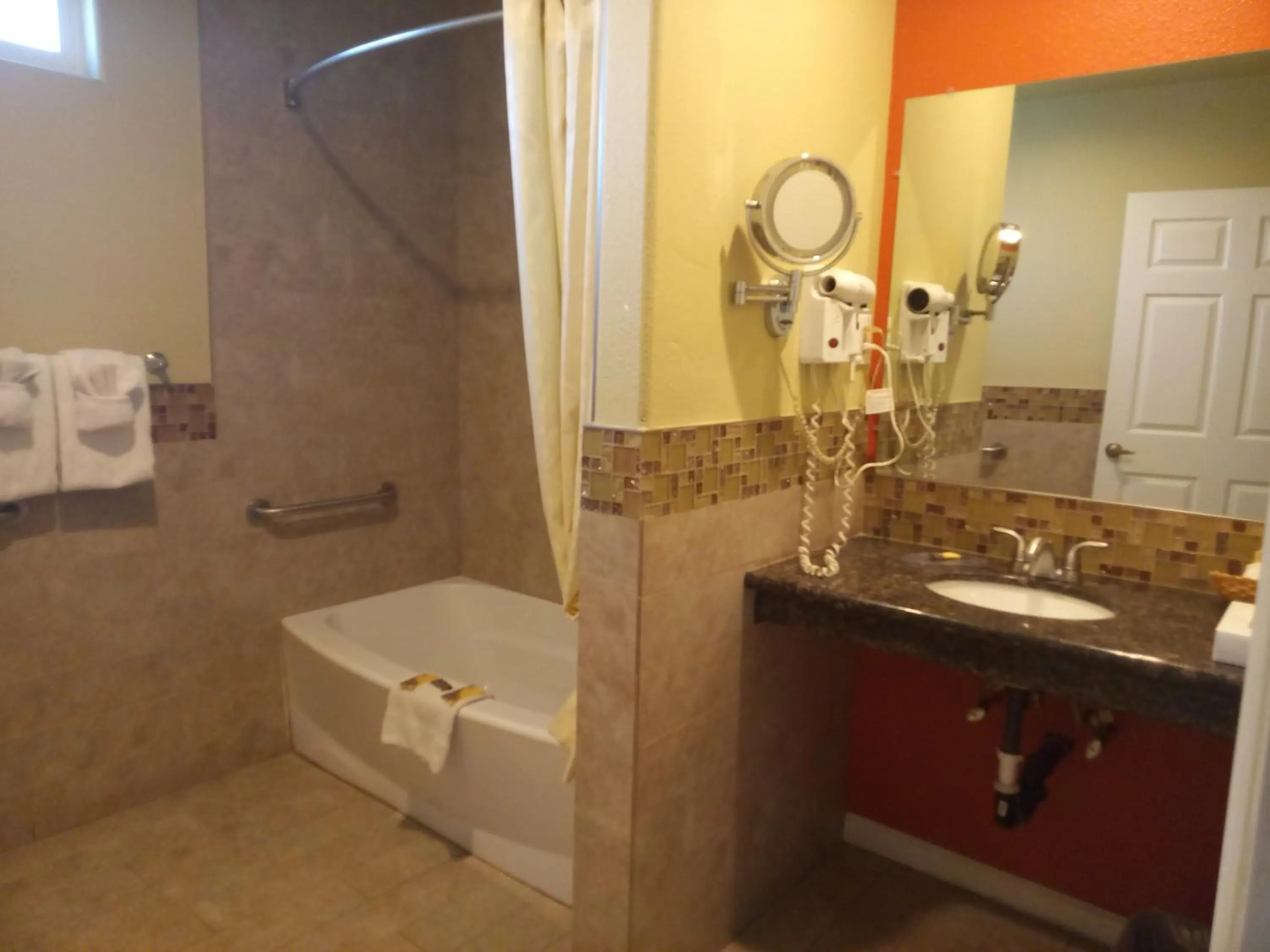 Shower in Rodeway Inn near Coachella