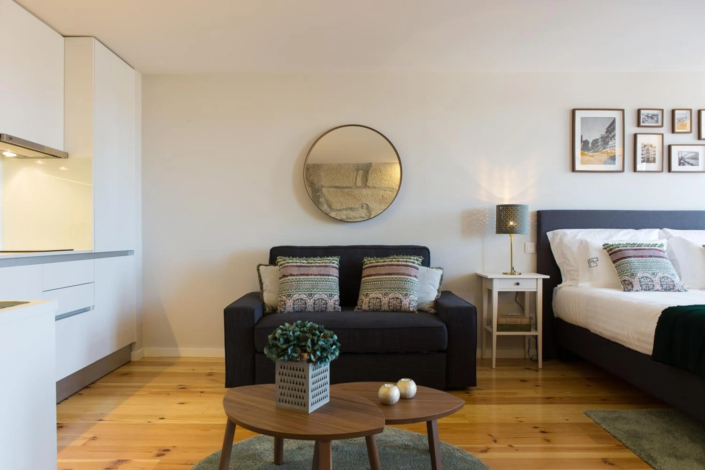 Seating area, Bed in Virtudes City Lofts