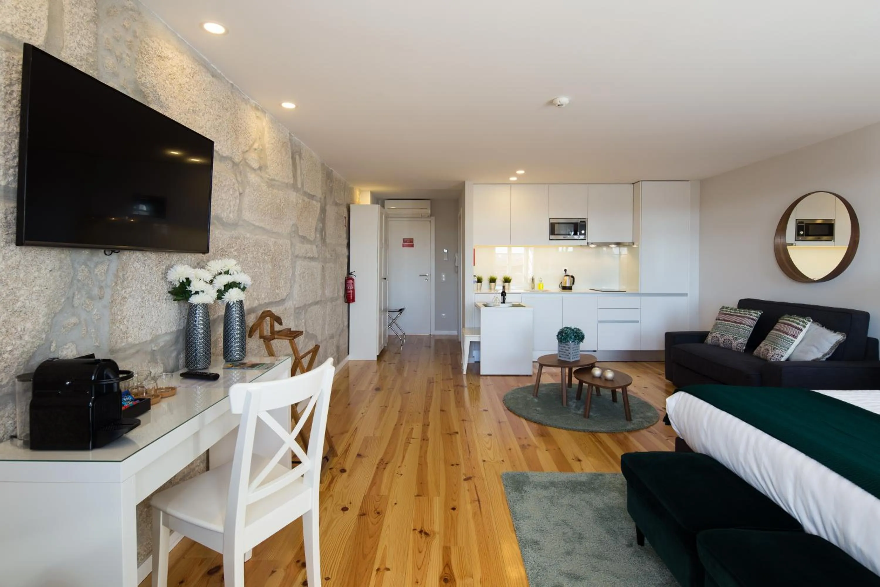 Photo of the whole room, Bed in Virtudes City Lofts