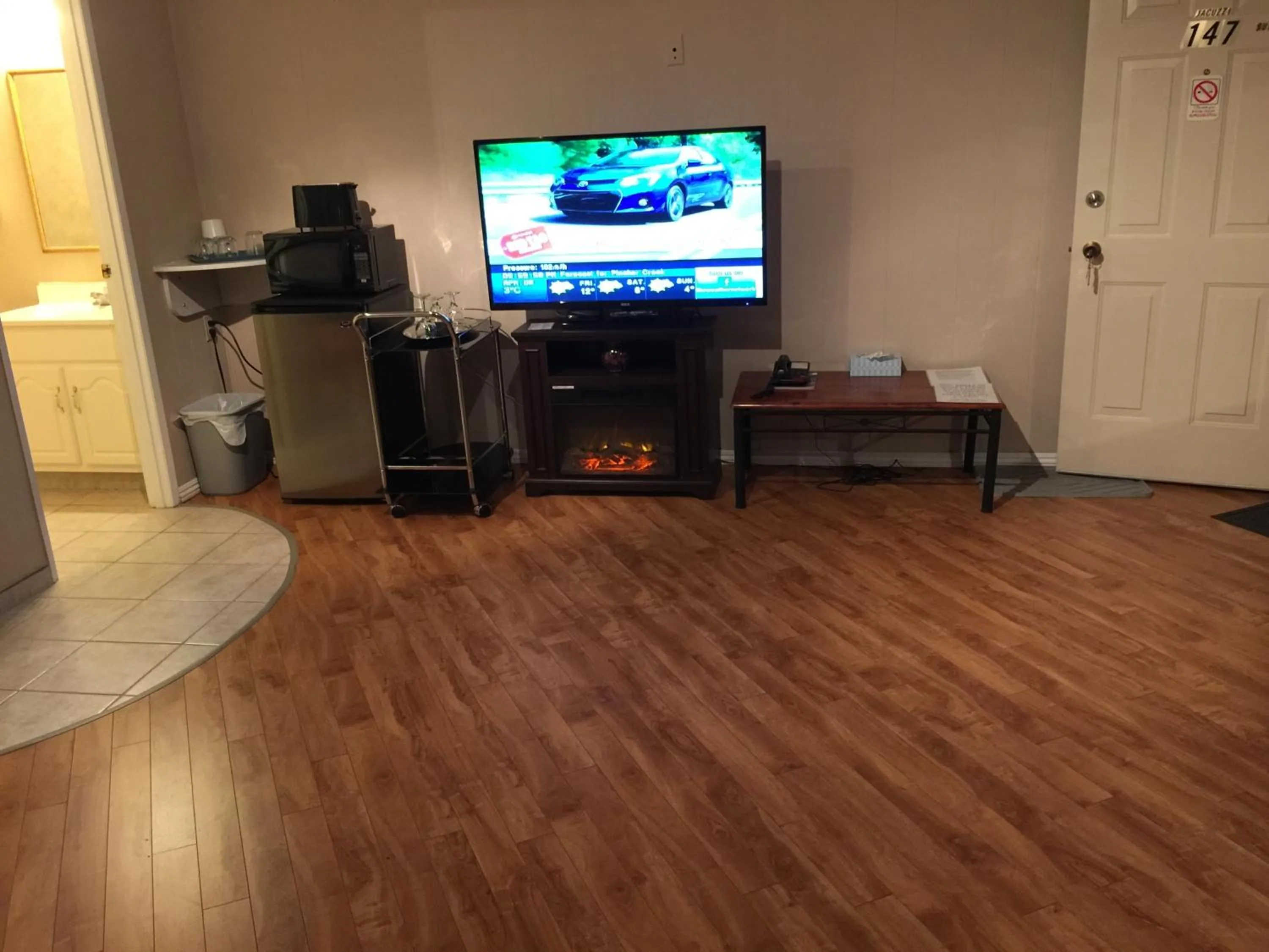 Bed in Parkway Motel & European Lodges