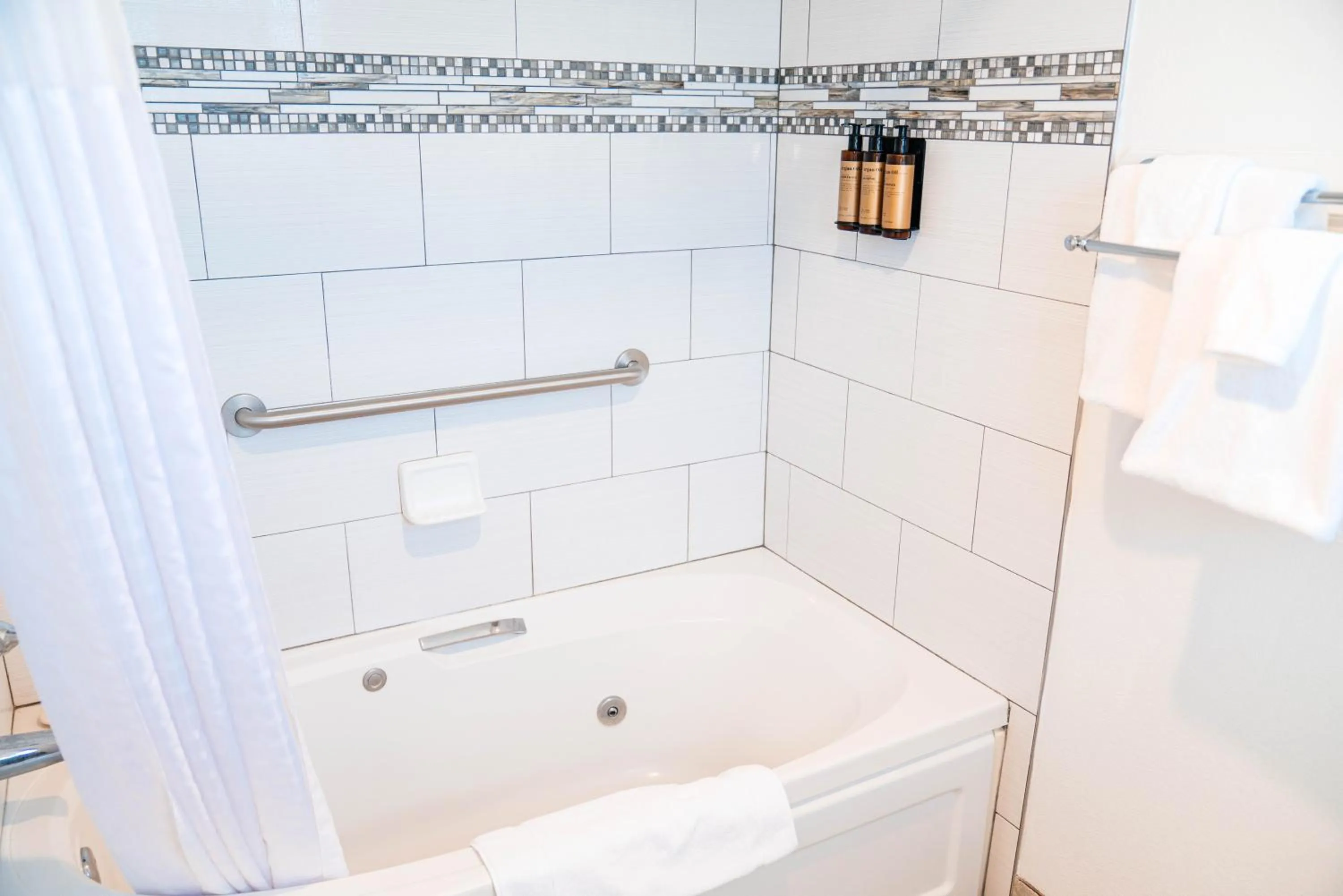 Bathroom in Salida Inn & Monarch Suites