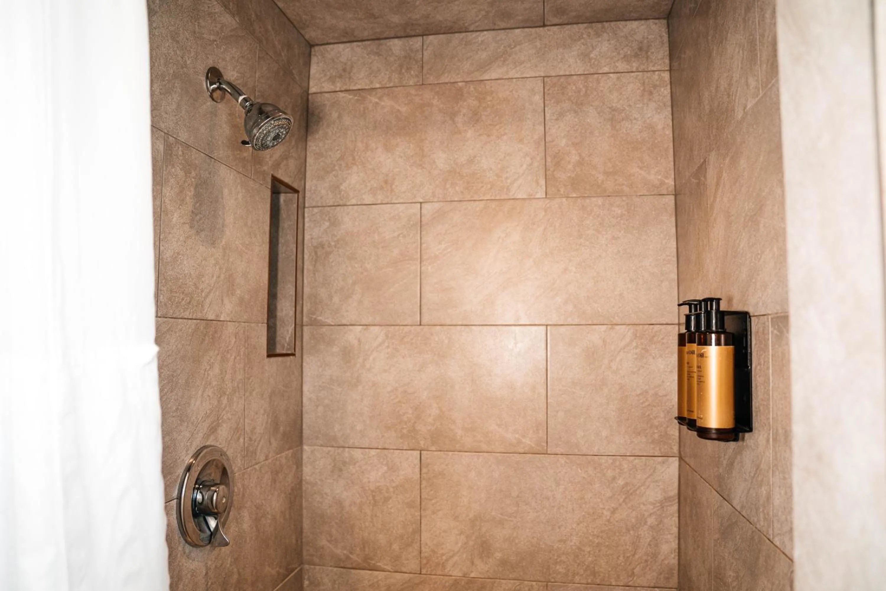 Bathroom in Salida Inn & Monarch Suites