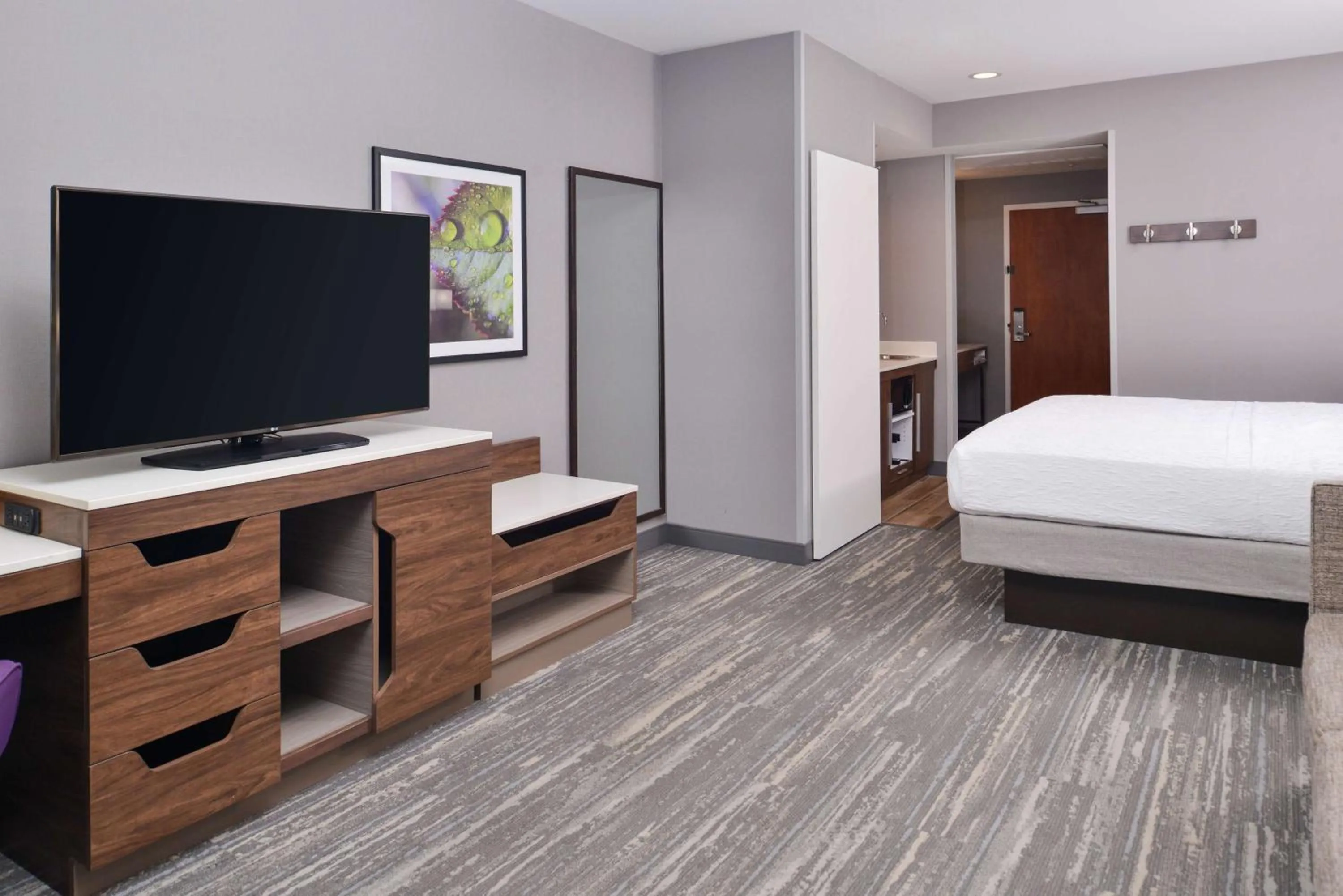 Bedroom, Bed in Hampton Inn & Suites Boise/Spectrum