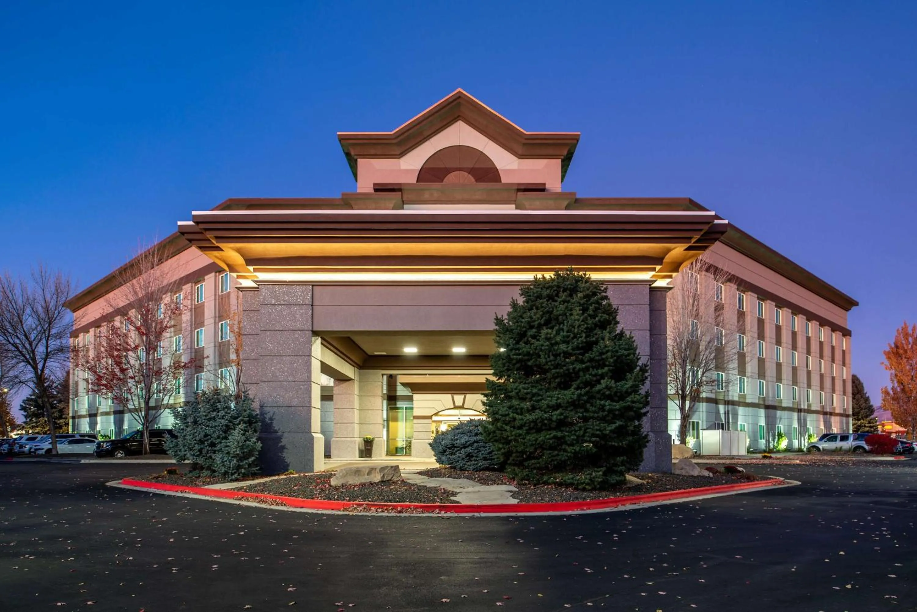 Property building in Hampton Inn & Suites Boise/Spectrum