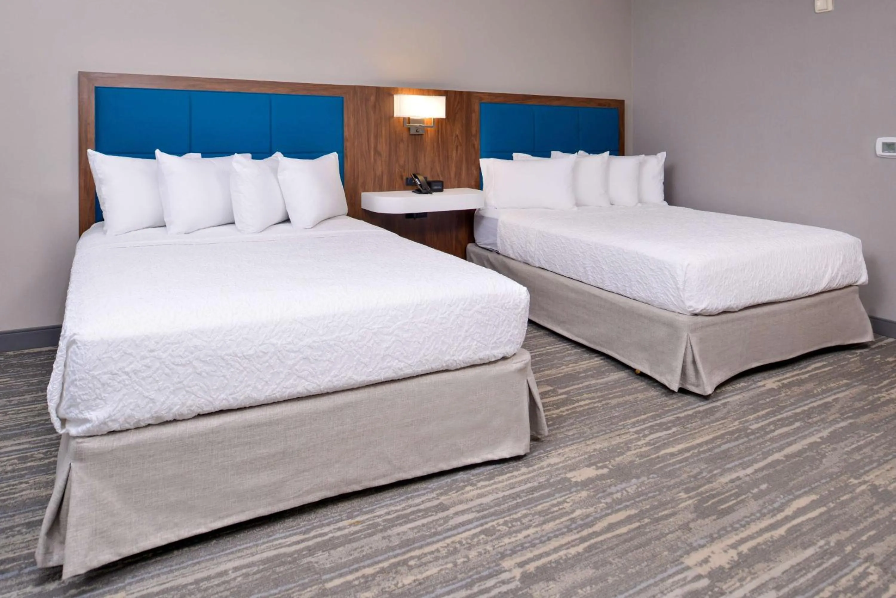 Bed in Hampton Inn & Suites Boise/Spectrum