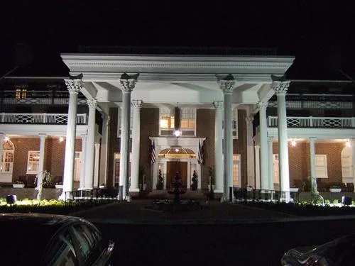 Facade/entrance in The Mimslyn Inn