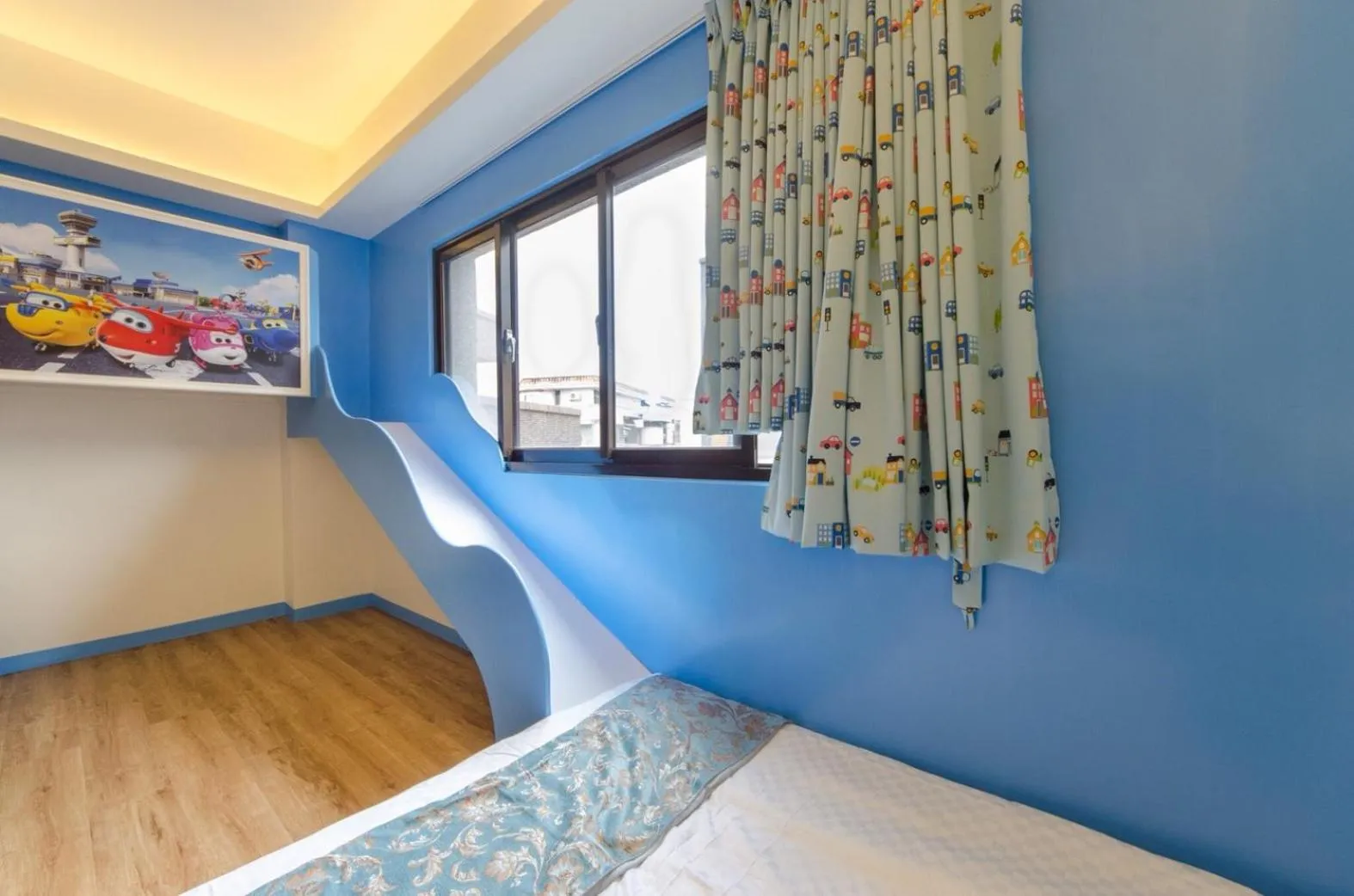 Bed in The Hide Bed and breakfast