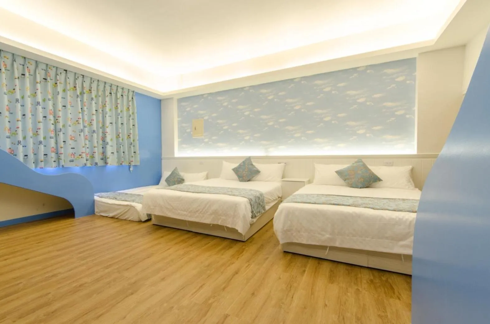 Bed in The Hide Bed and breakfast