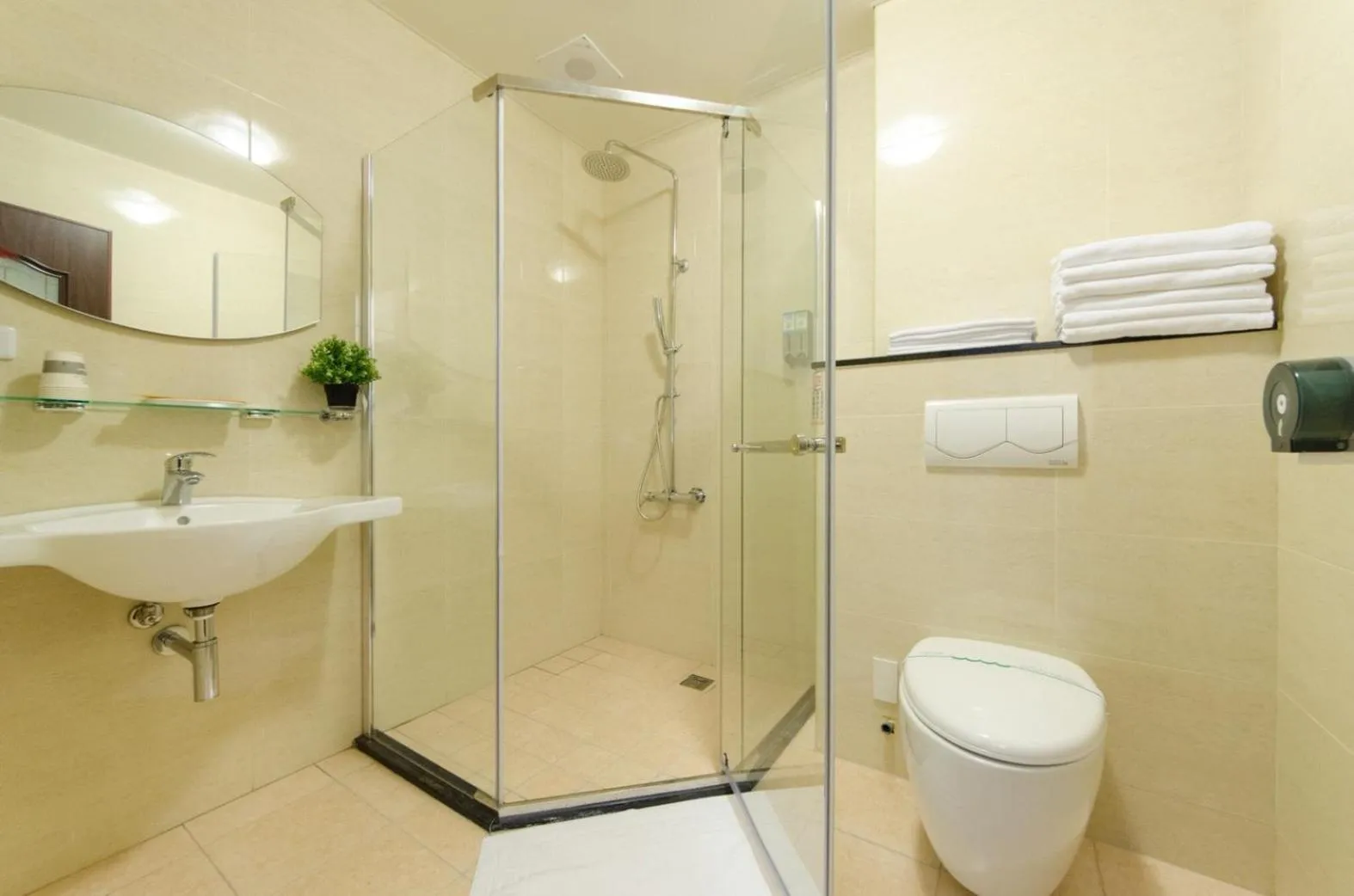 Shower in The Hide Bed and breakfast