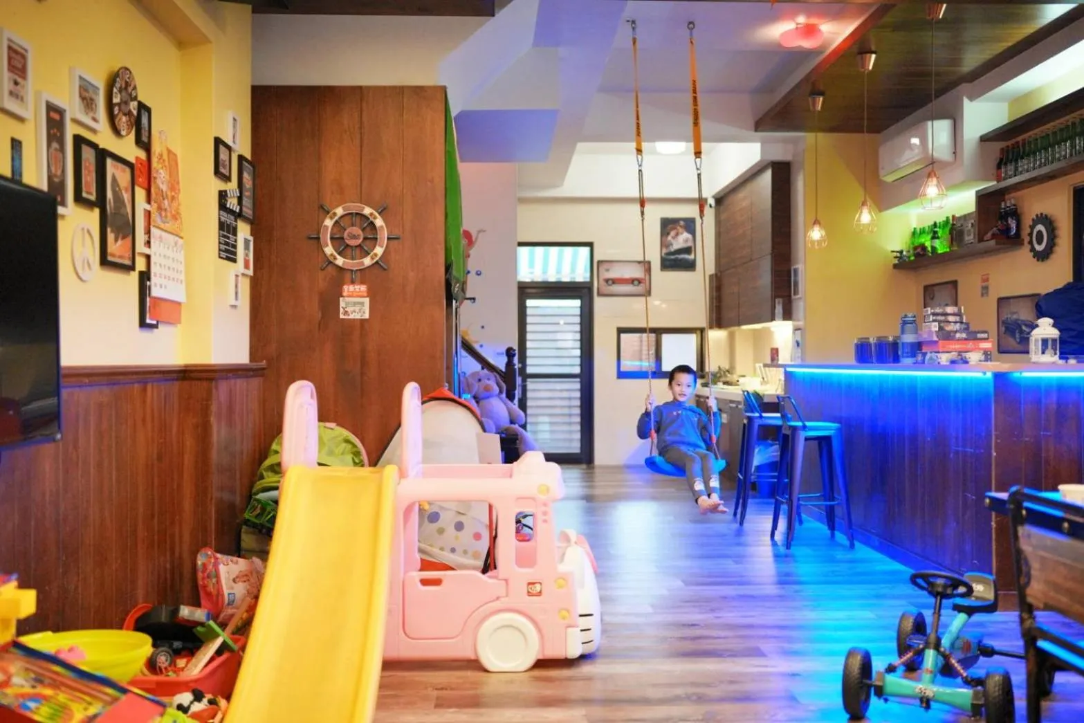 Children play ground in The Hide Bed and breakfast