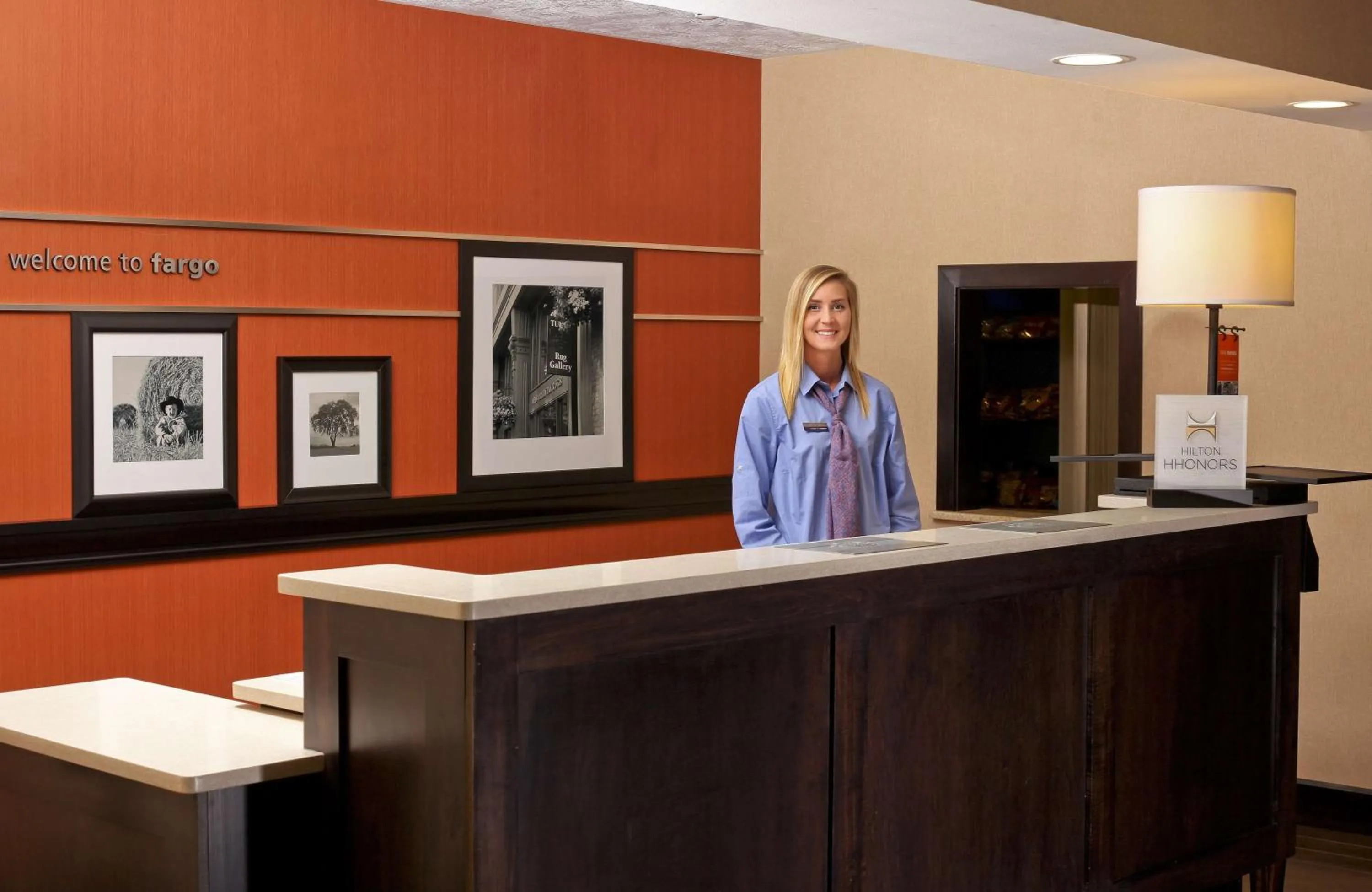 Lobby or reception in Hampton Inn & Suites Fargo Medical Center