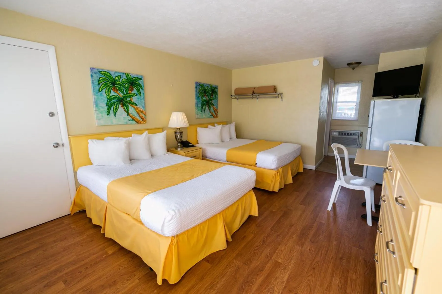 Bed in American Safari Motel Wildwood Crest Beach