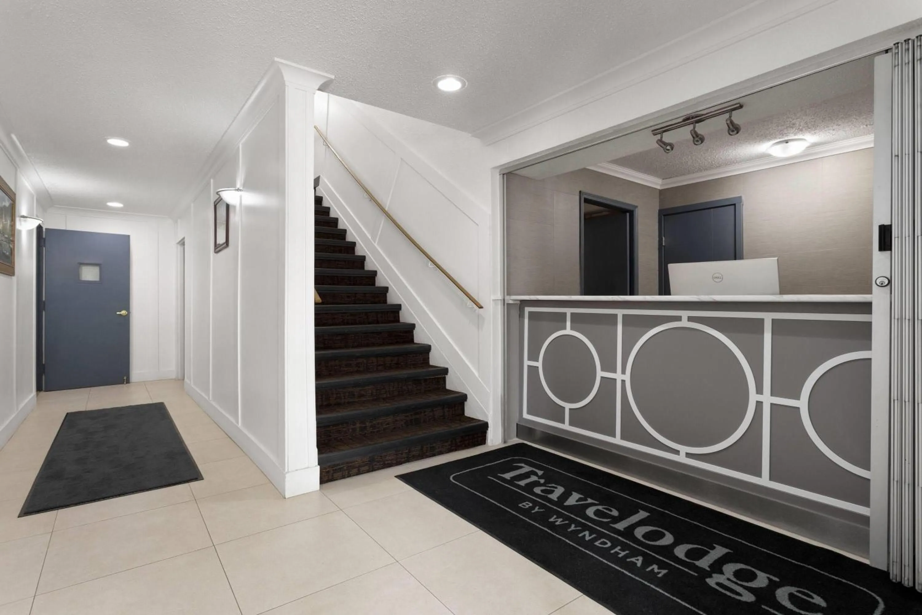 Lobby or reception in Travelodge by Wyndham Blairmore
